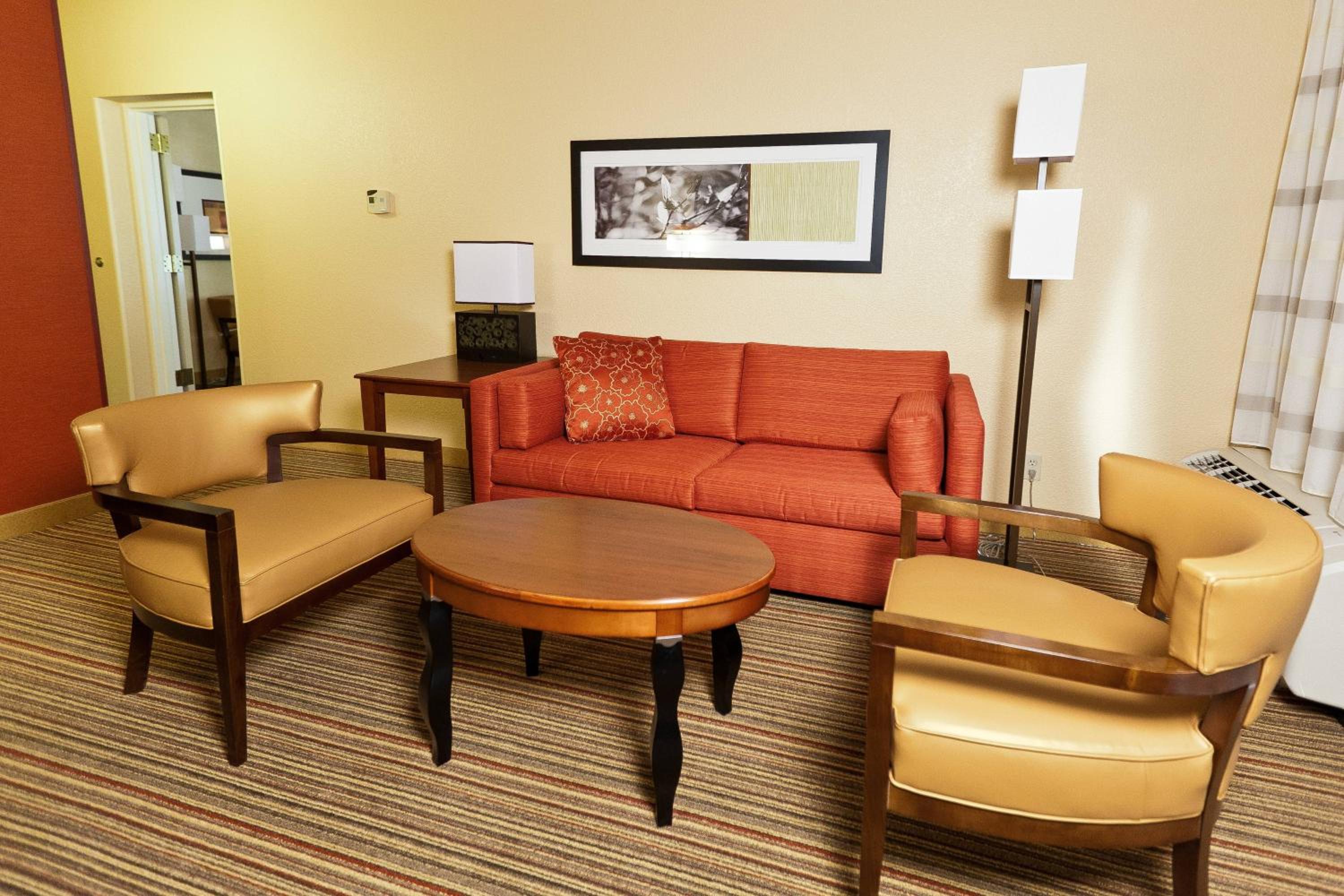 One-Bedroom King Suite with Sofa Bed and Balcony - Photo 1