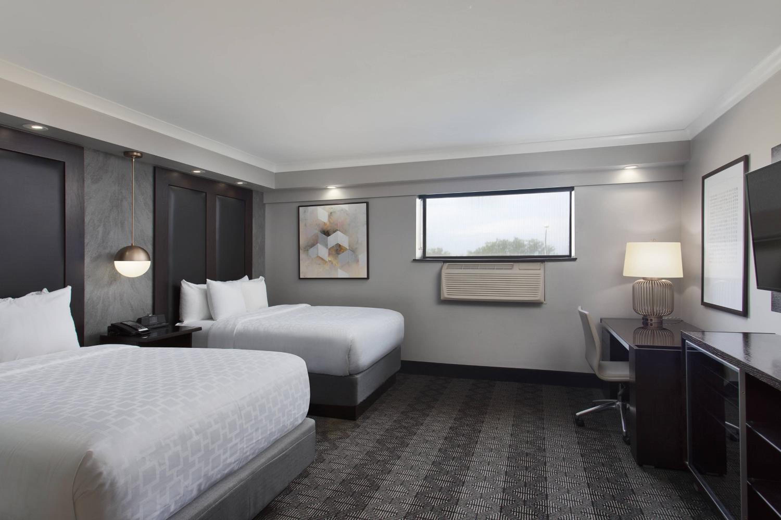 Double Room with Two Double Beds - Non-Smoking - Photo 4
