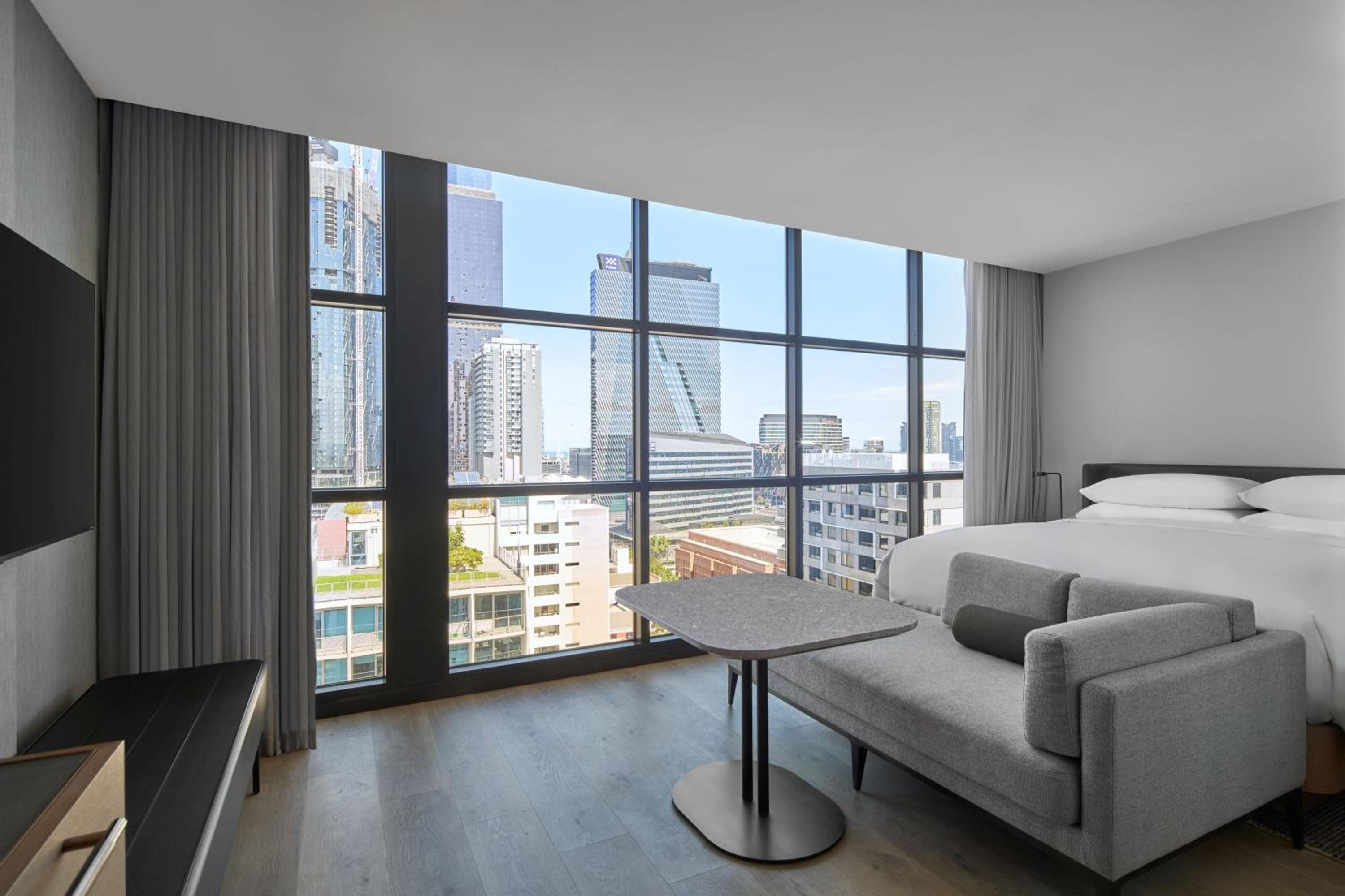Premium King Room  - Photo 4