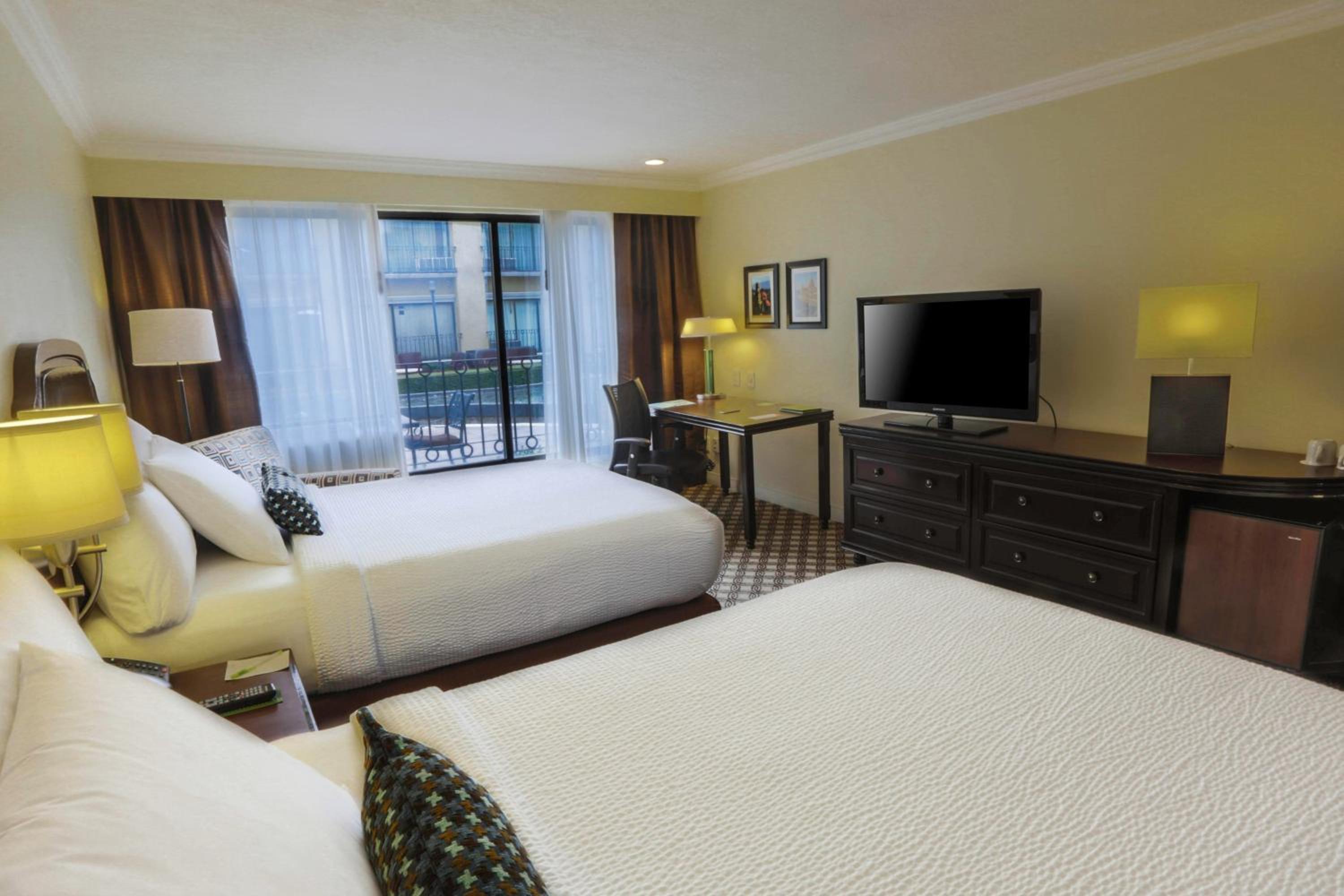 Double Room with Two Double Beds - Photo 1