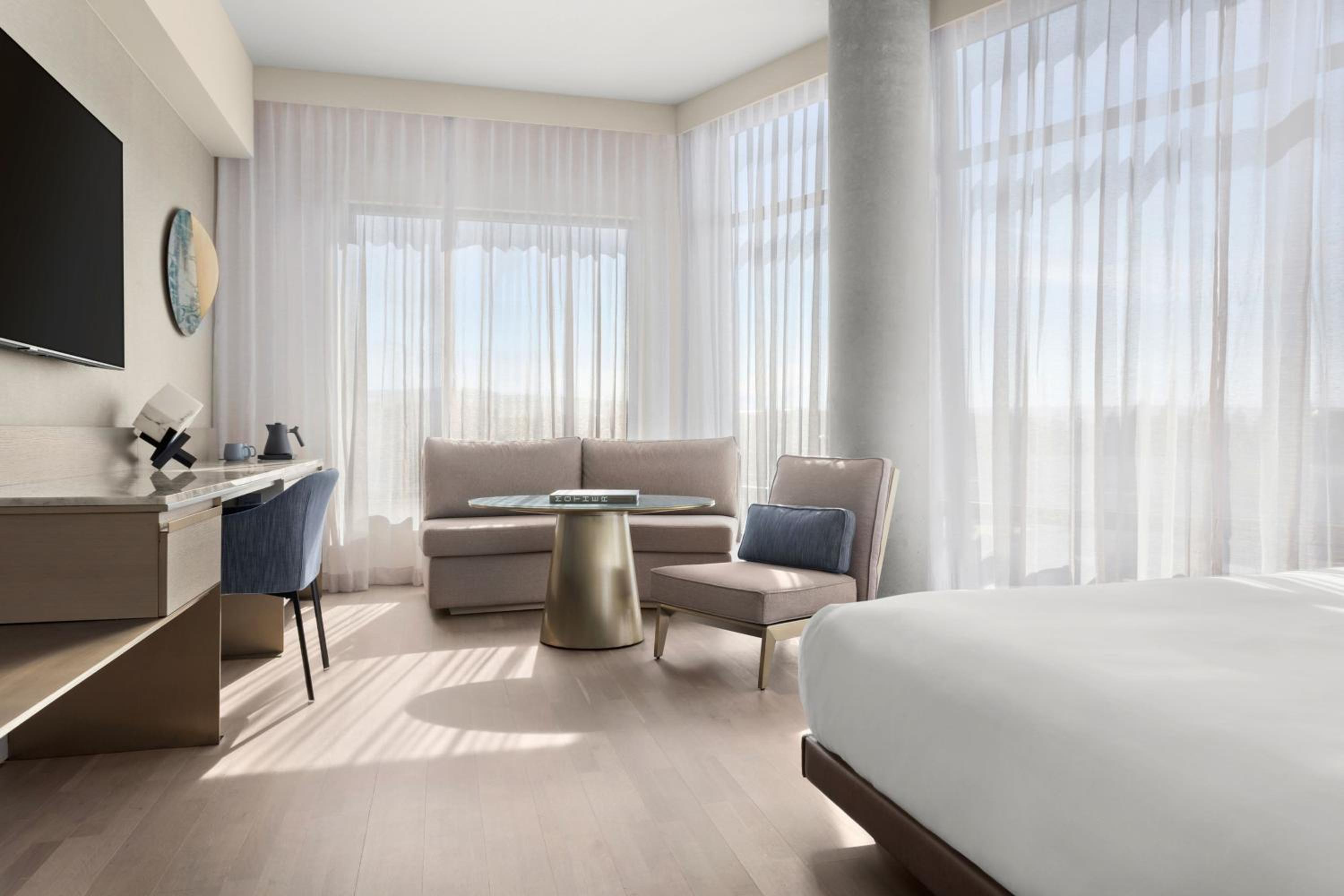 Corner King Room - Photo 1