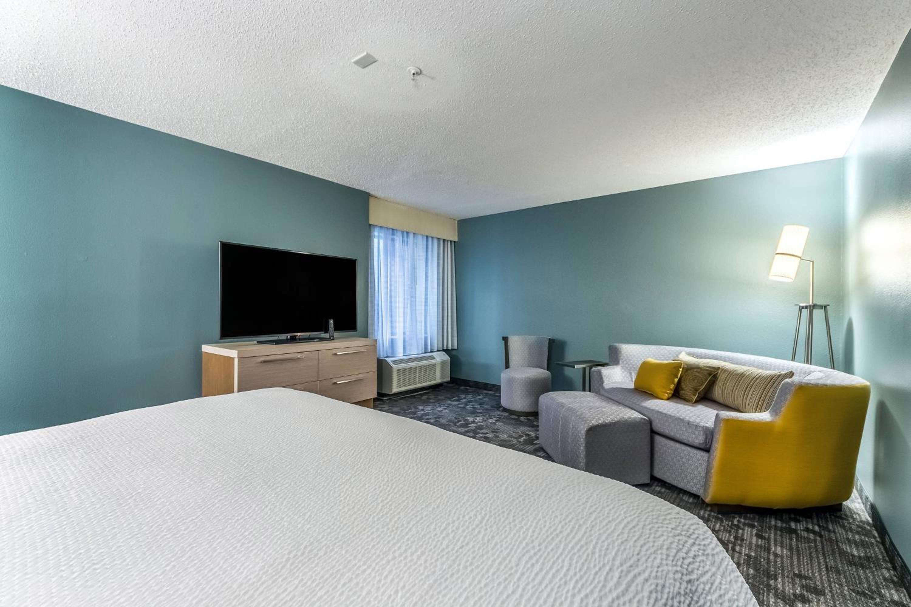 King Suite with Sofa Bed - Photo 2