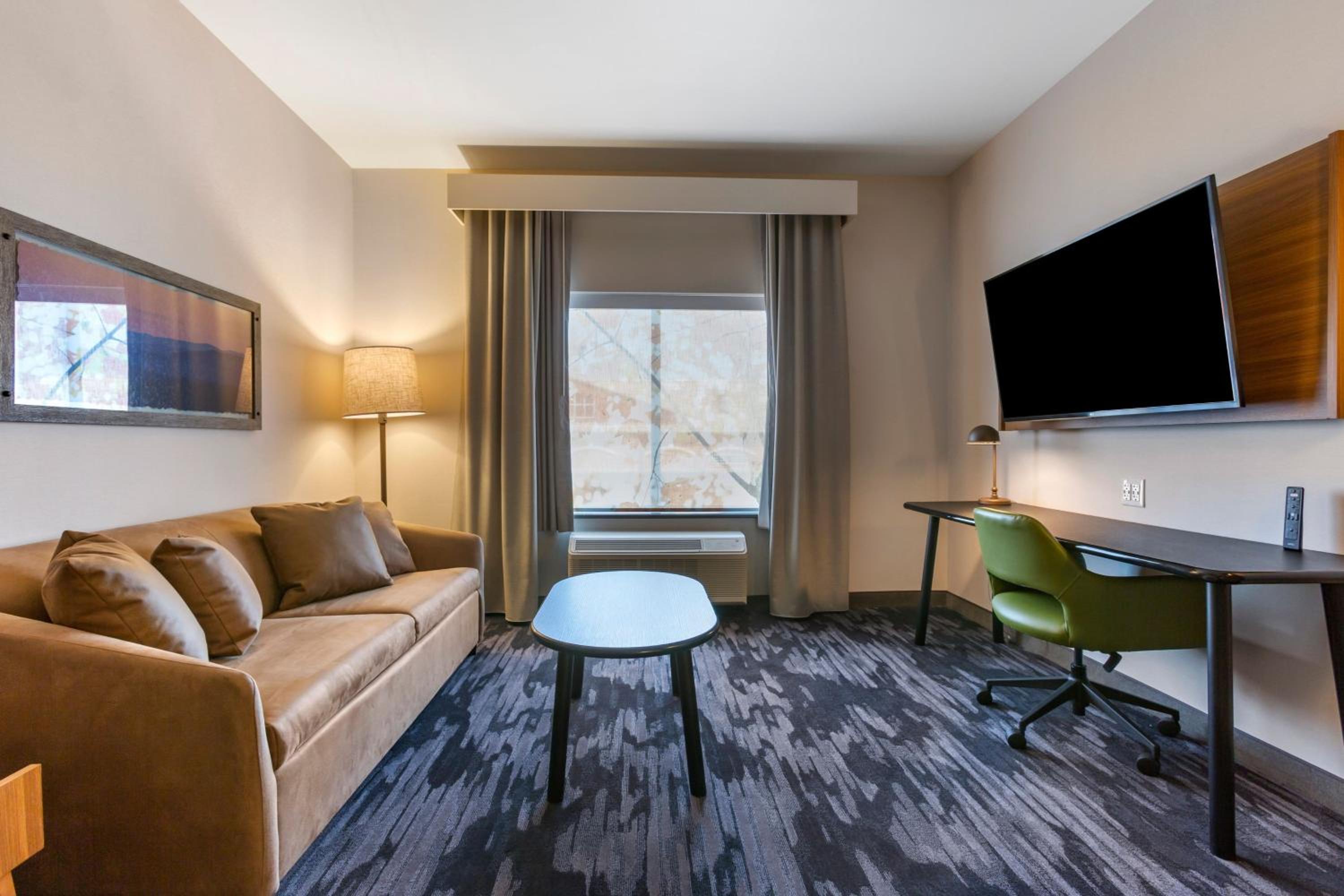 Suite with Two Queen Beds and Sofa Bed (Non Smoking) photo 1
