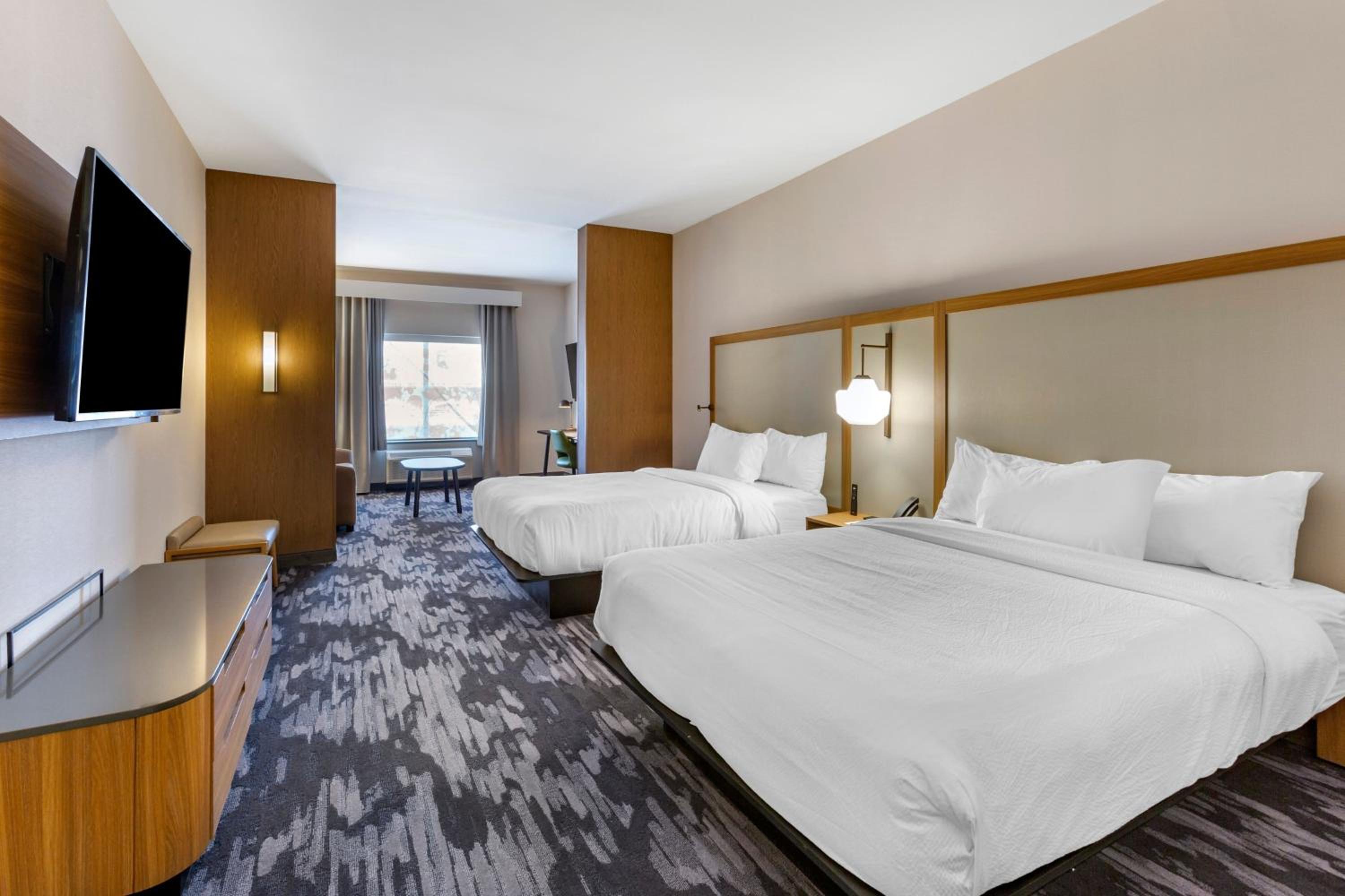 Suite with Two Queen Beds and Sofa Bed (Non Smoking) photo 2