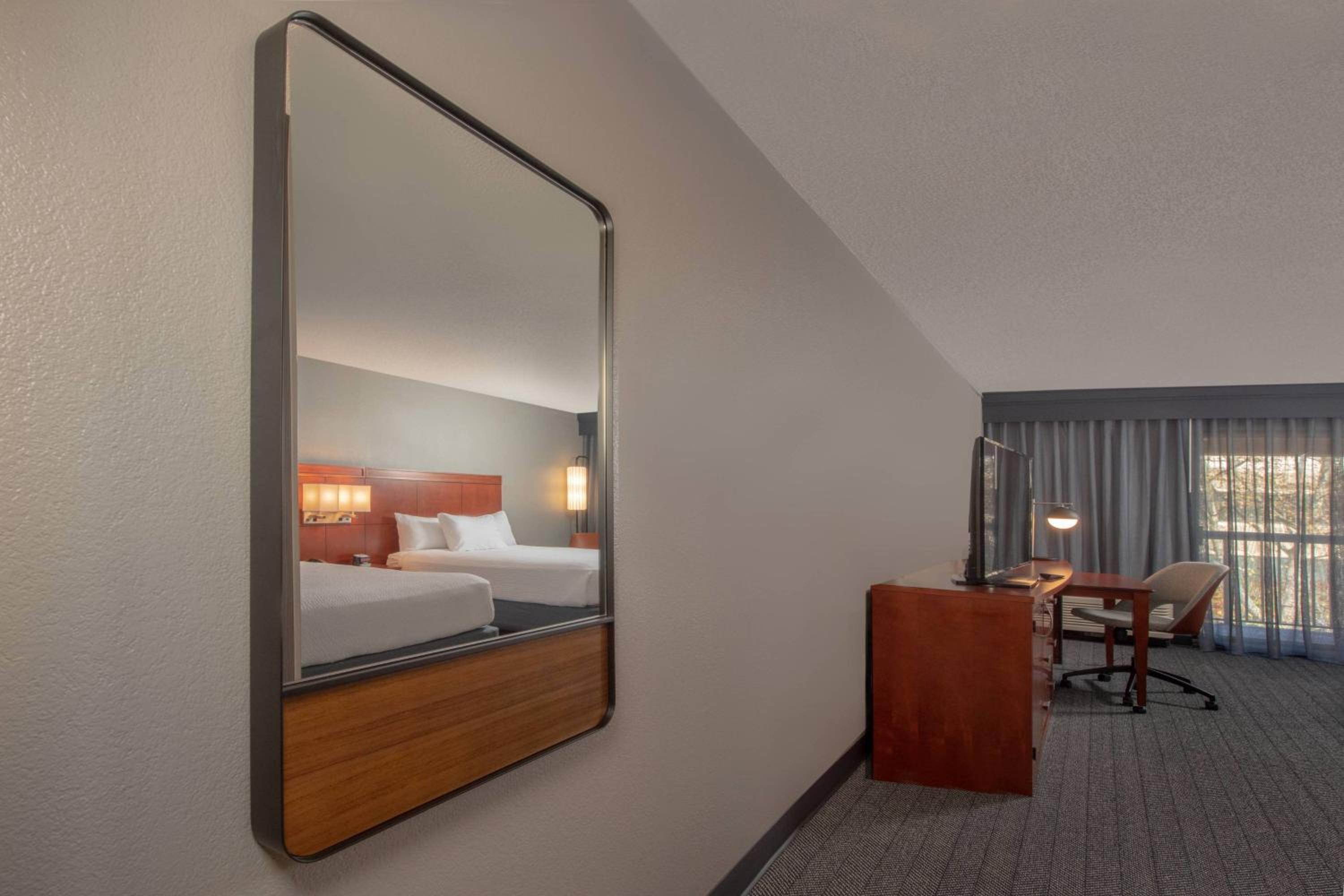 Queen Room with Two Queen Beds - Photo 6