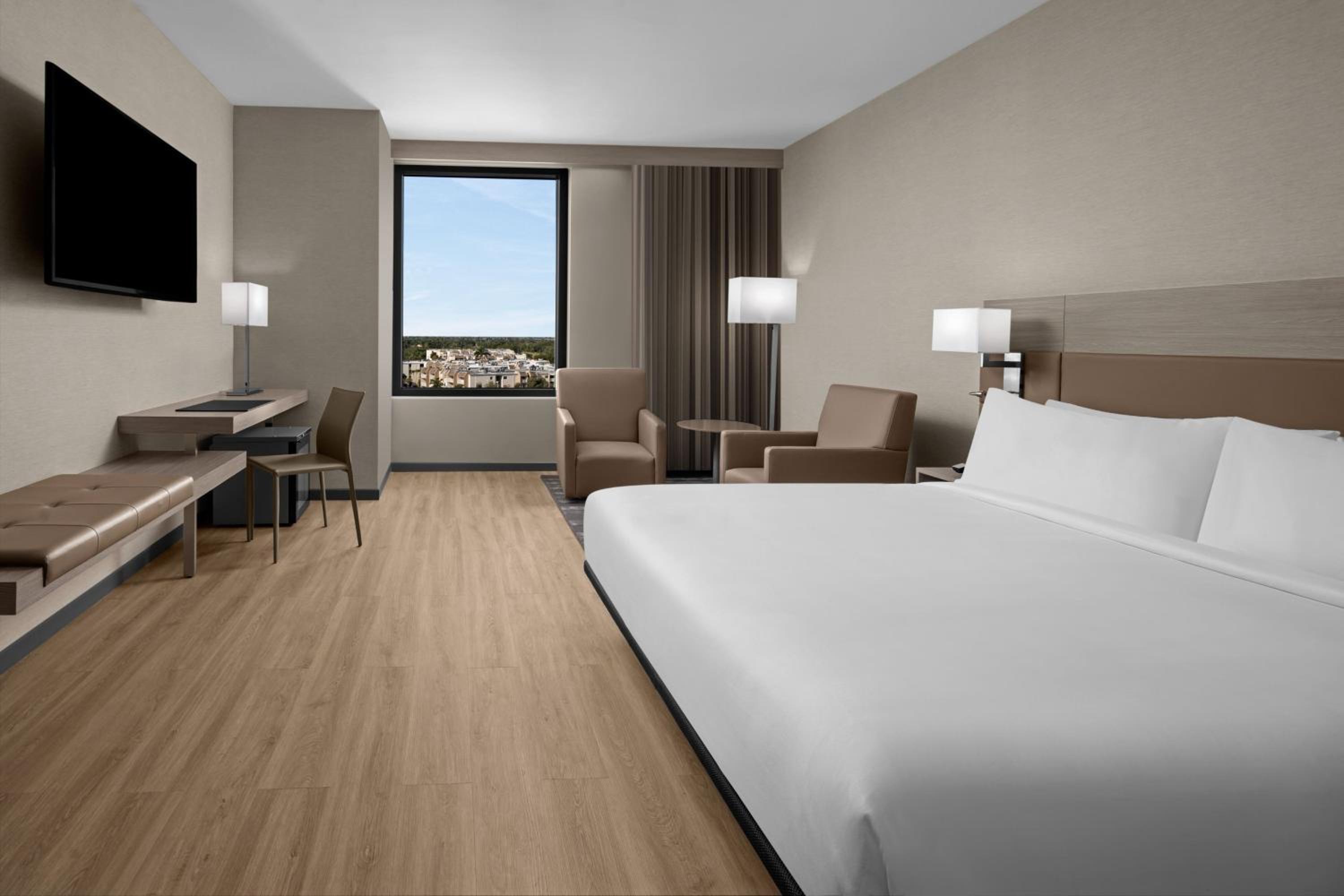 Guest Room with 2 King Bed, Pool View