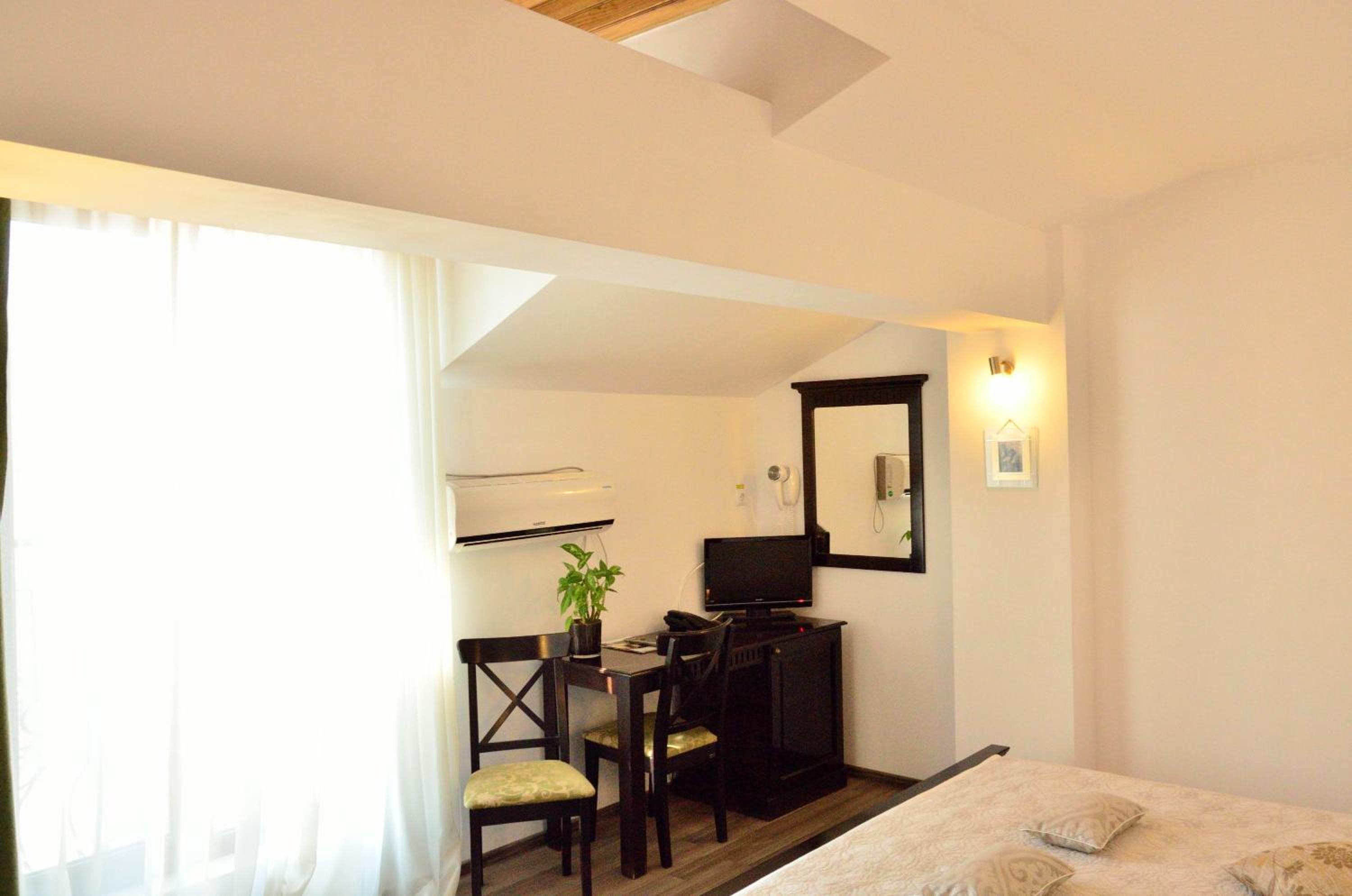 Double Room - Photo 15
