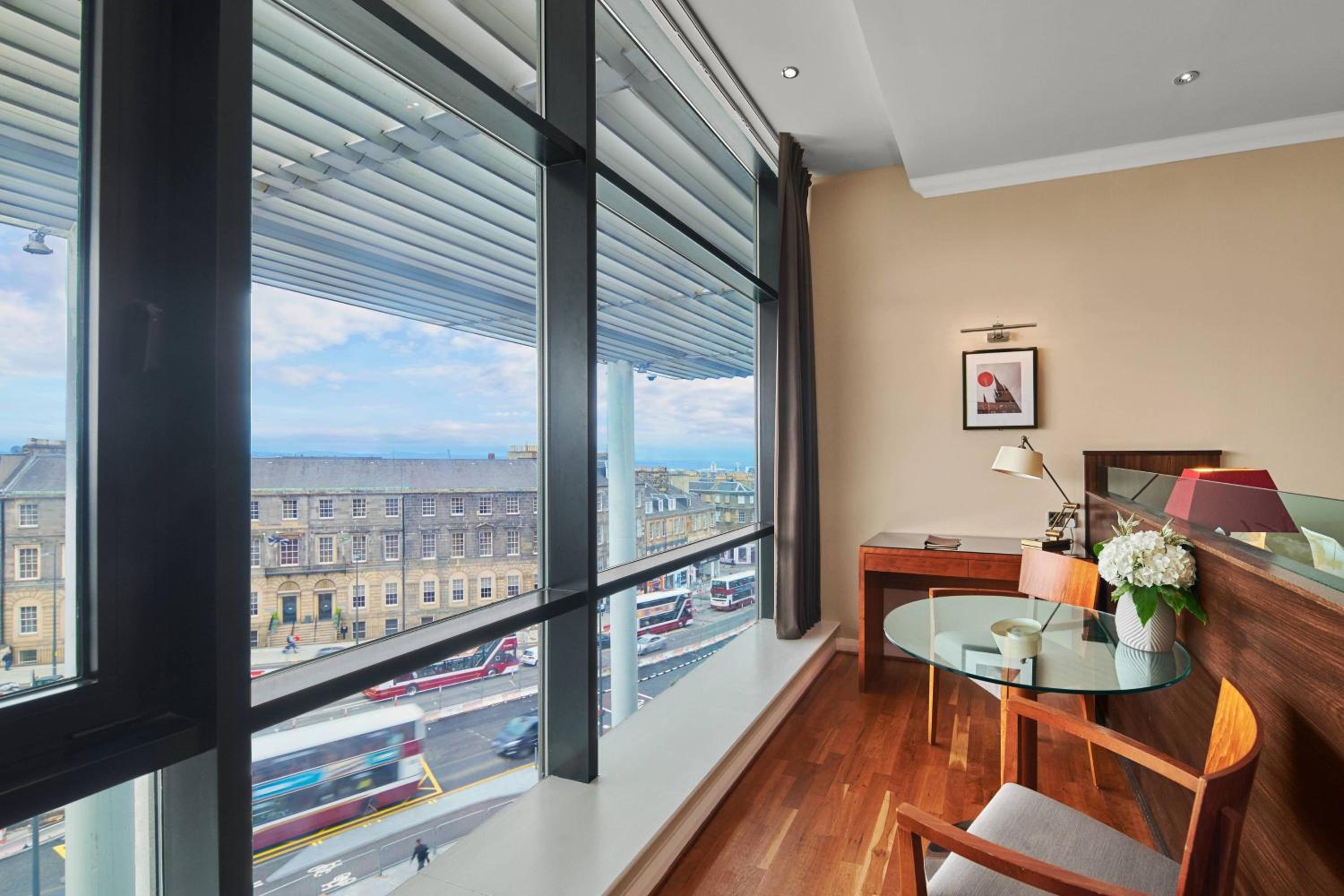Signature Room, Guest room, 1 King - Photo 2