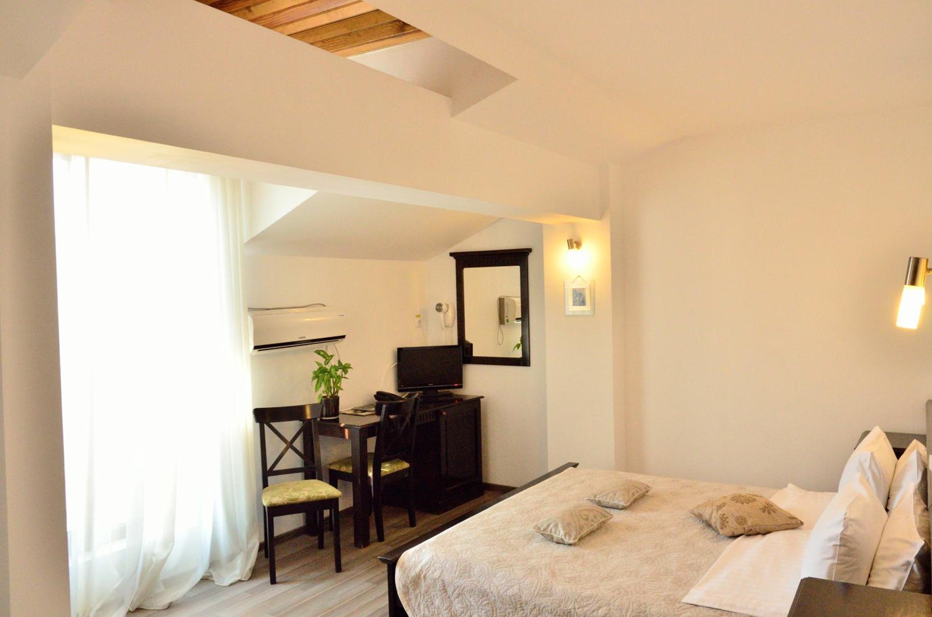 Double Room - Photo 23