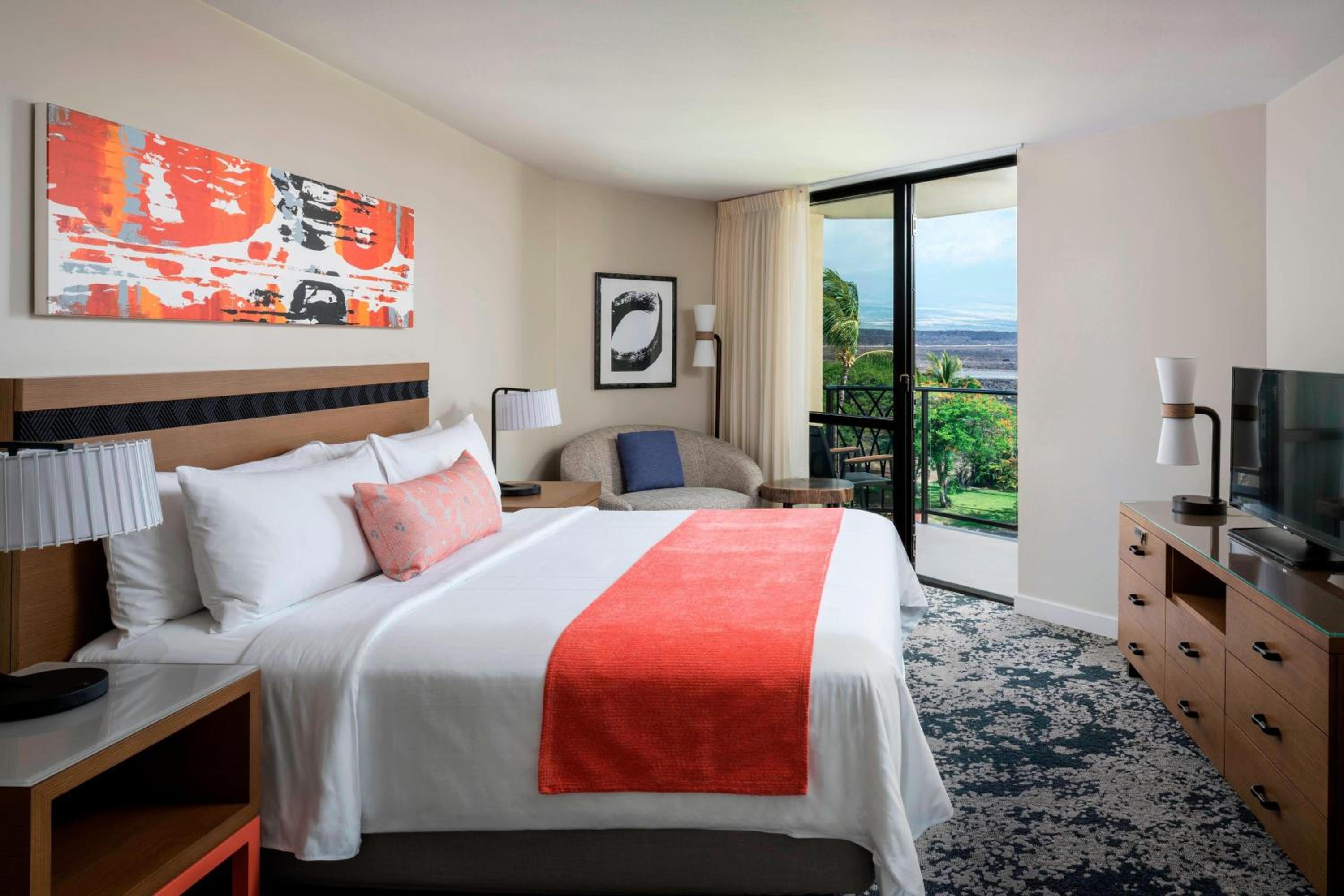 One-Bedroom King Suite with Balcony and Island View - Hearing Accessible photo 2