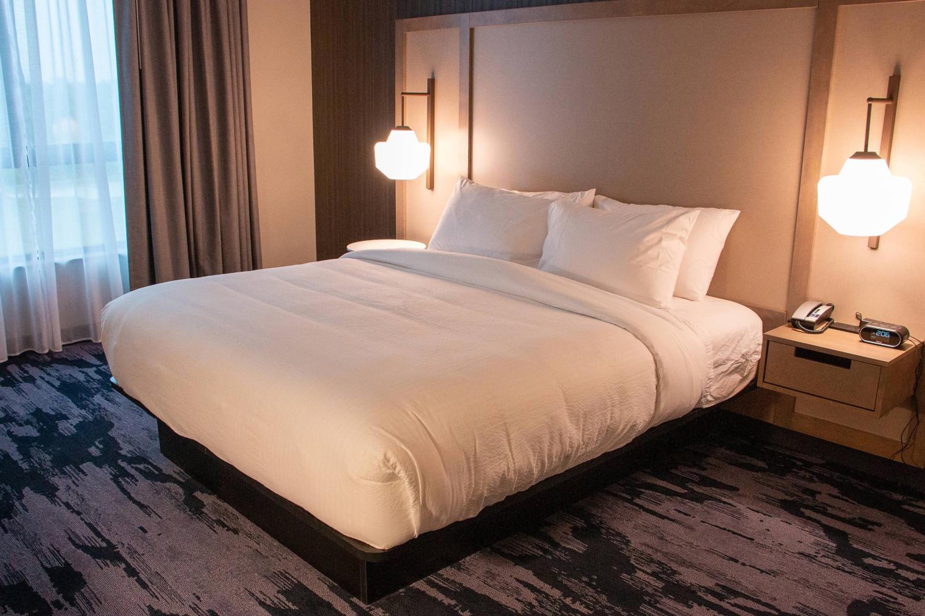 King Room with Tub - Mobility/Hearing Accessible