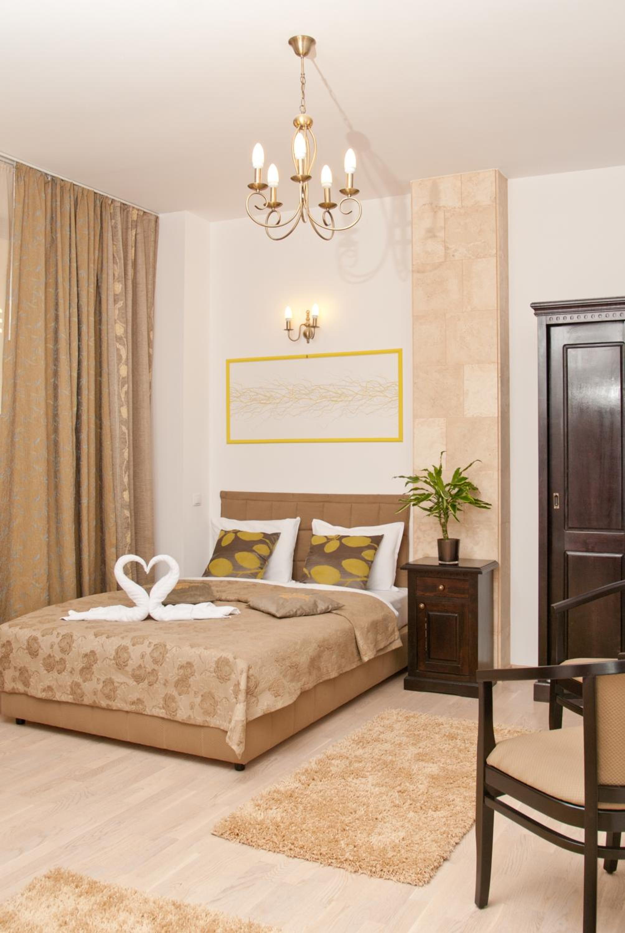 Double Room - Photo 10