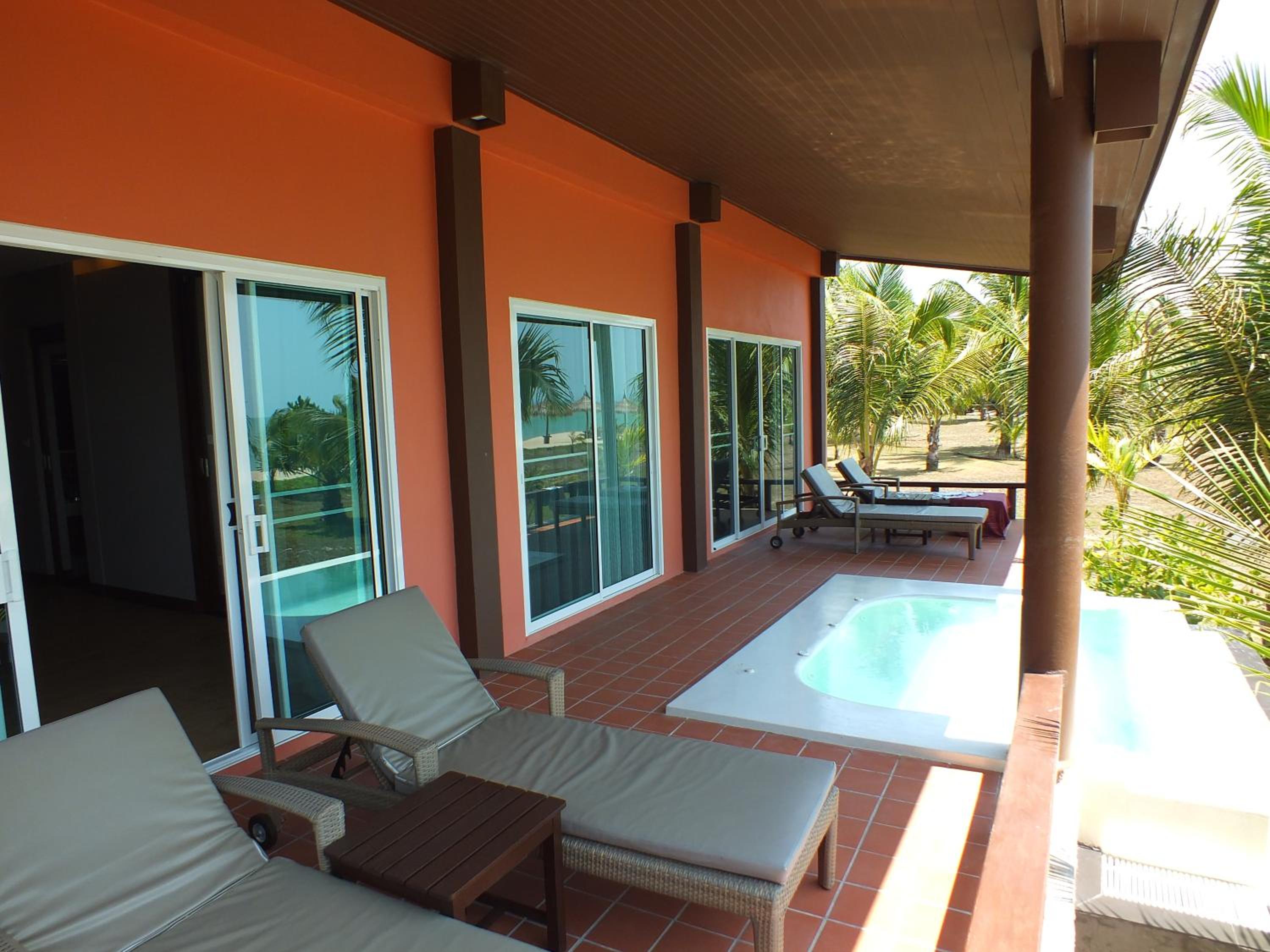 Family Room with Sea View photo 2