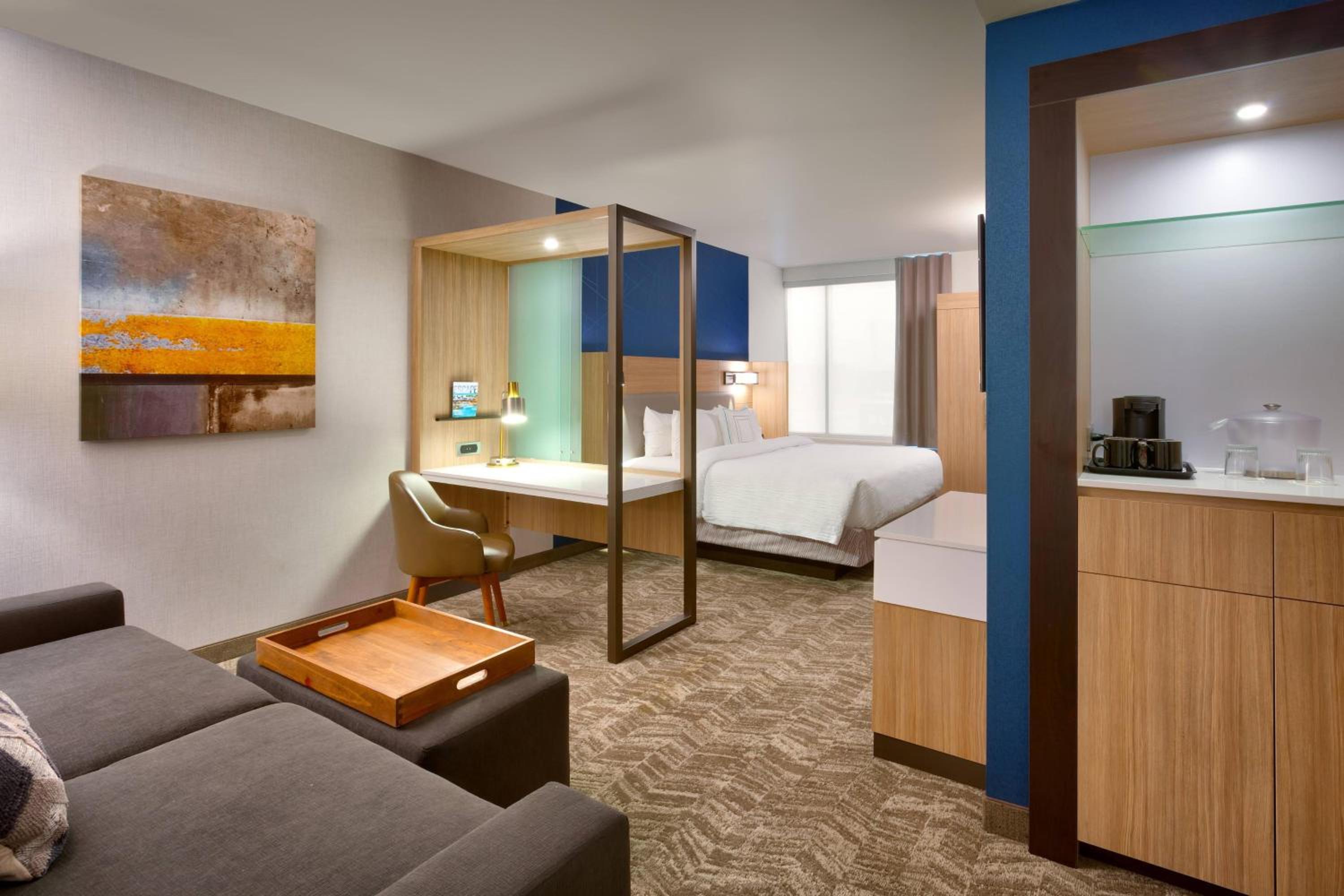King Suite with Sofa Bed and Adapted Tub - Mobility and Hearing Accessible photo 3