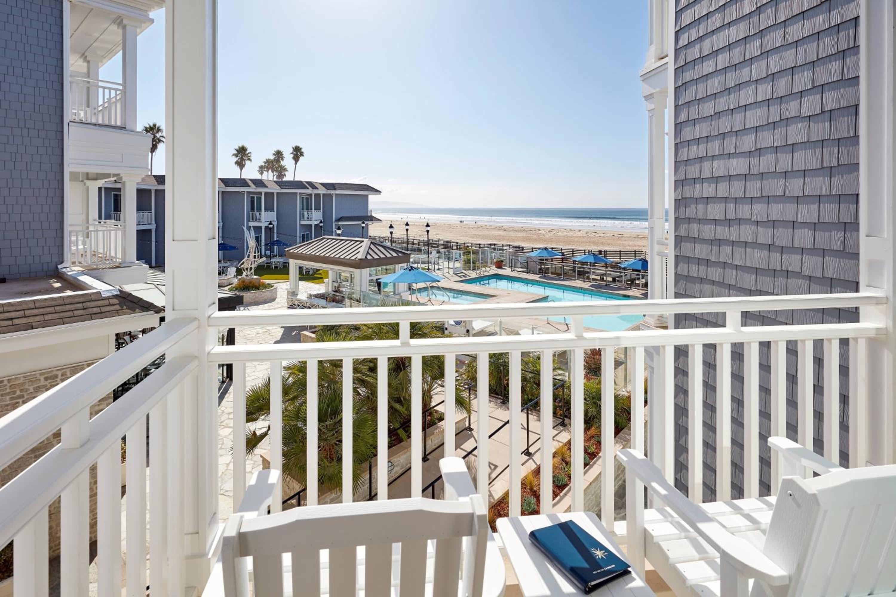 Guest room, 1 King, Sofa bed, Ocean view, Balcony