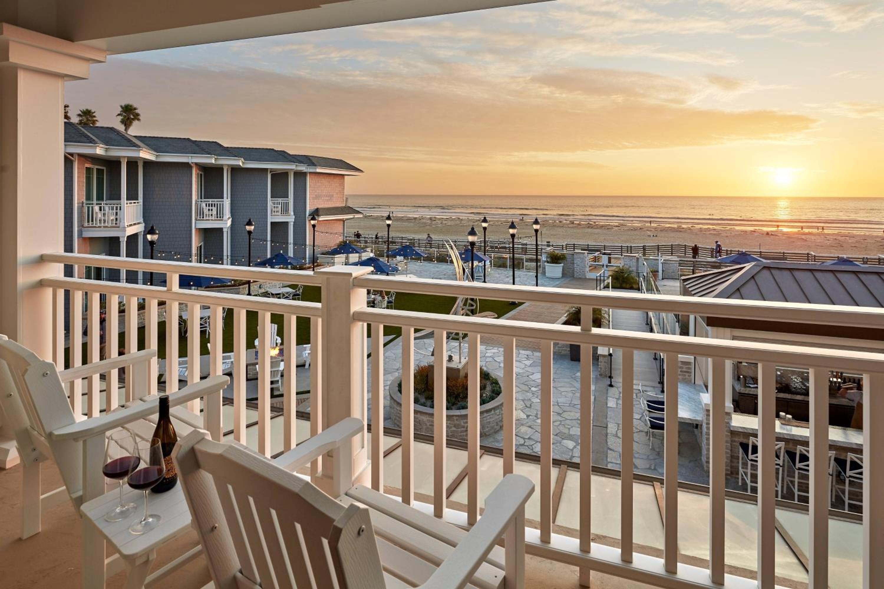 Premium, Guest room, 2 Queen, Sofa bed, Ocean view, Balcony - Photo 5