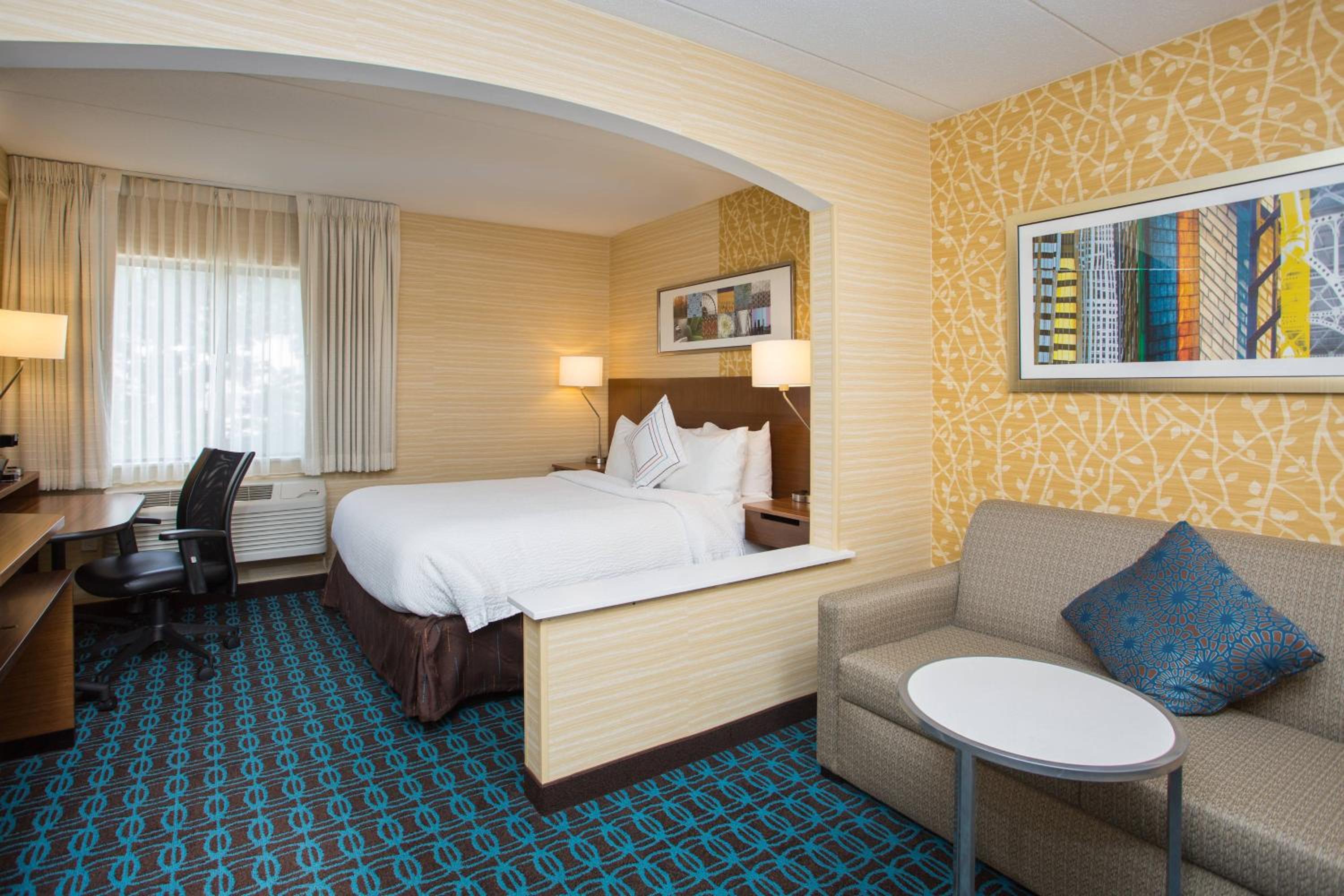 Queen Suite with Sofa Bed - Photo 1