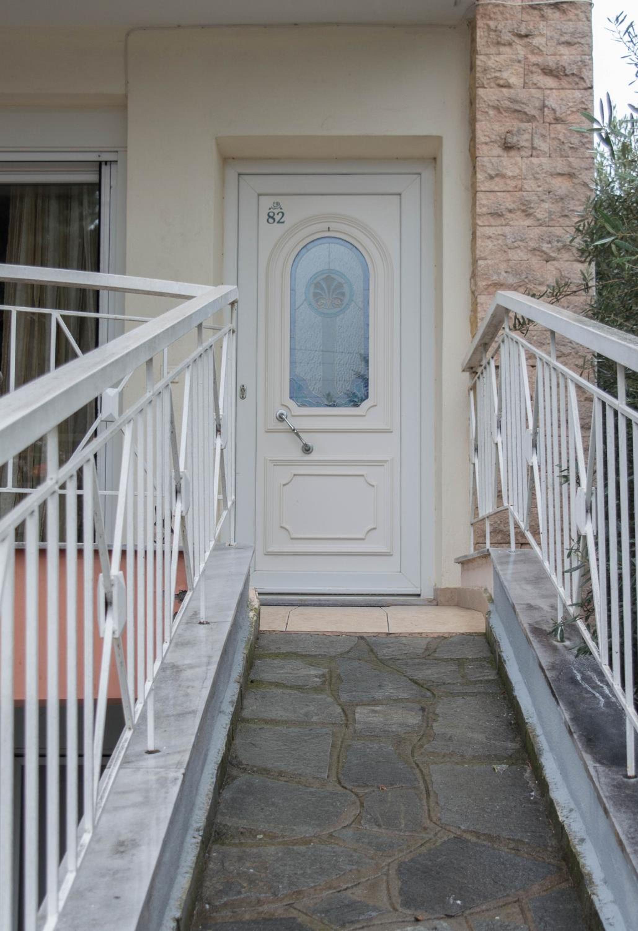 Apartment - Split Level - Photo 9