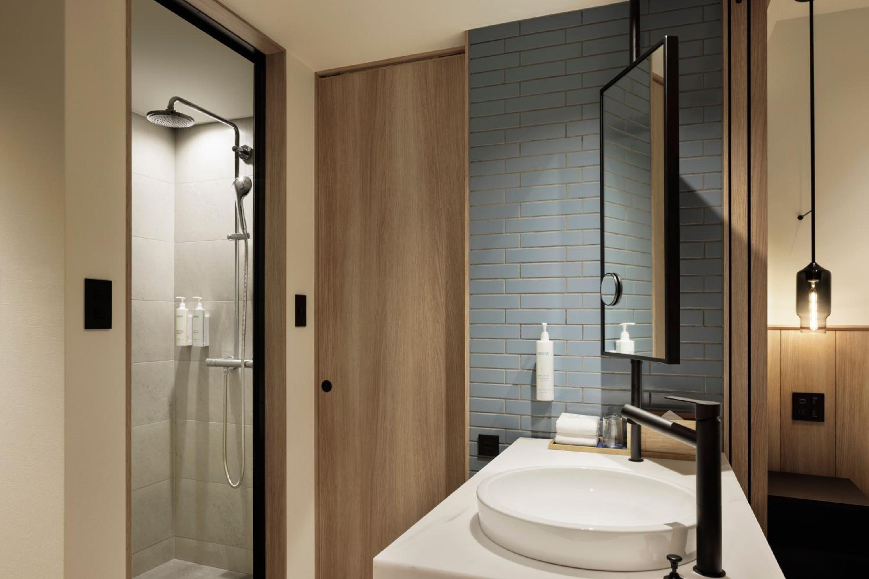 Standard Twin Room - Photo 2