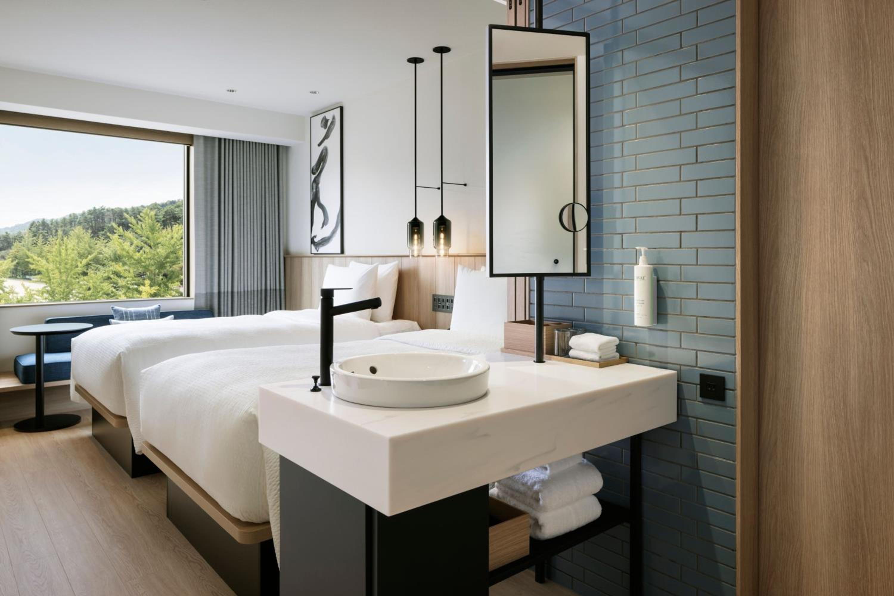 Standard Twin Room - Photo 8