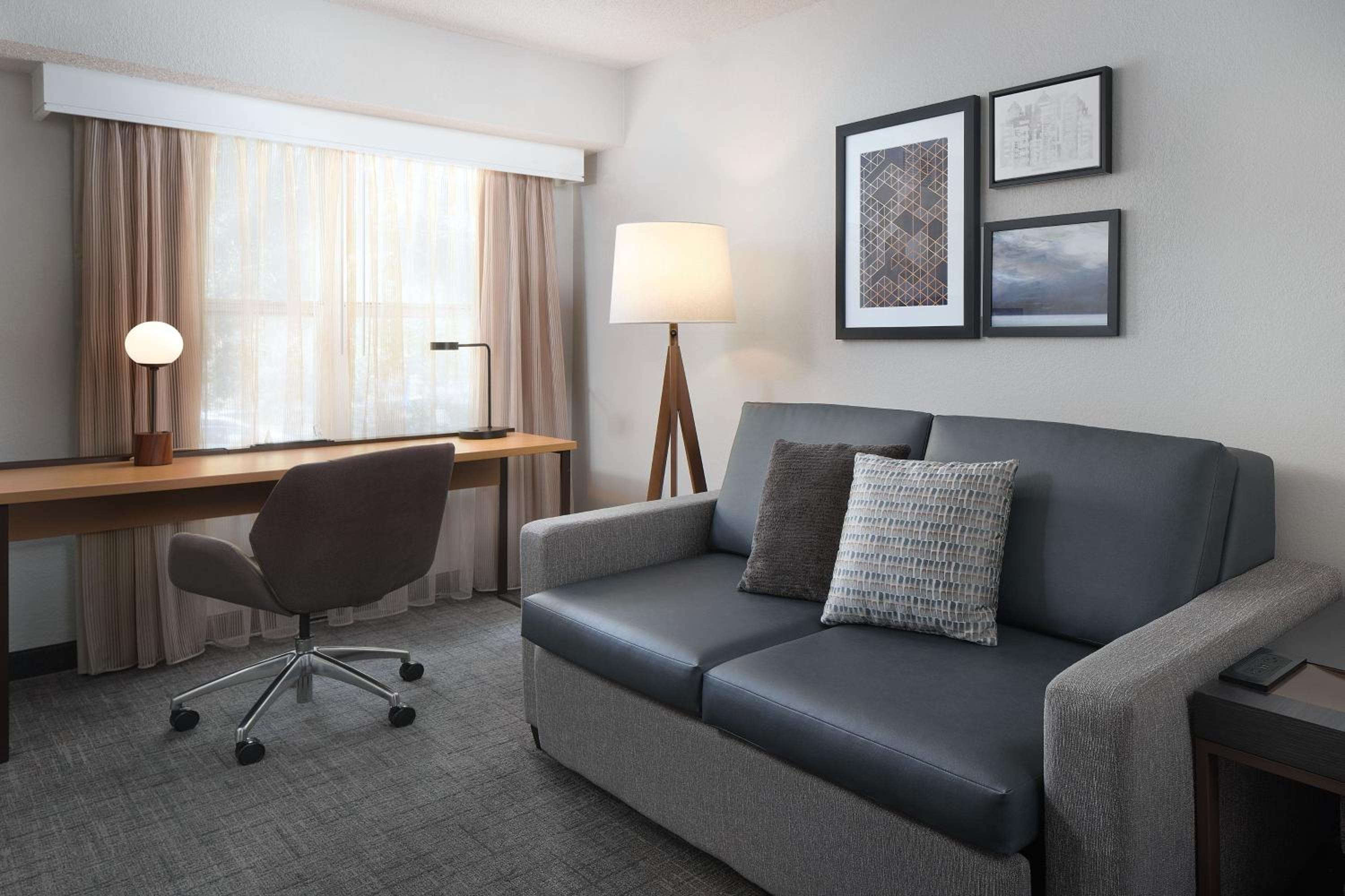 One-Bedroom Queen Suite with Sofa Bed - Photo 2