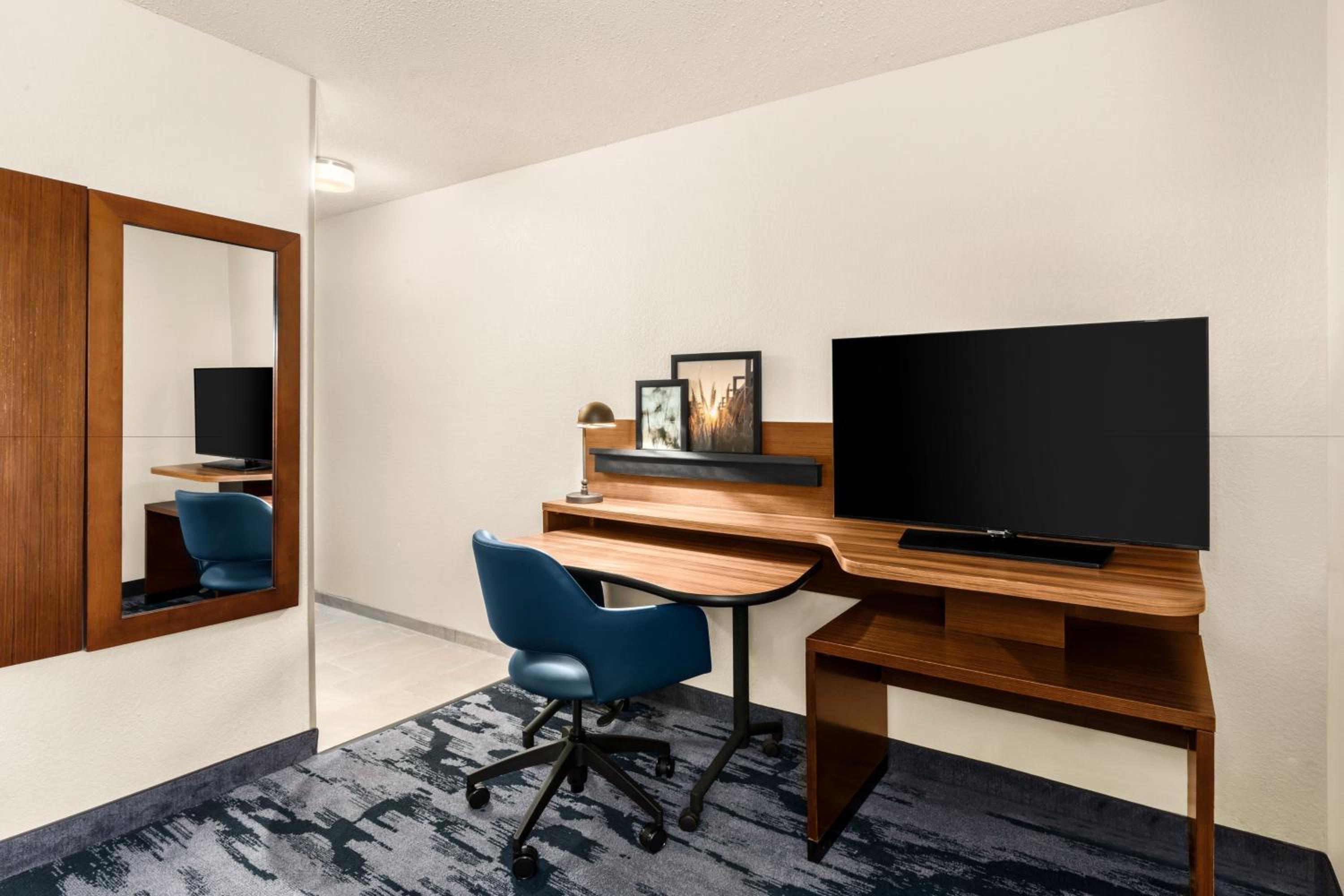Executive King Suite - Photo 6