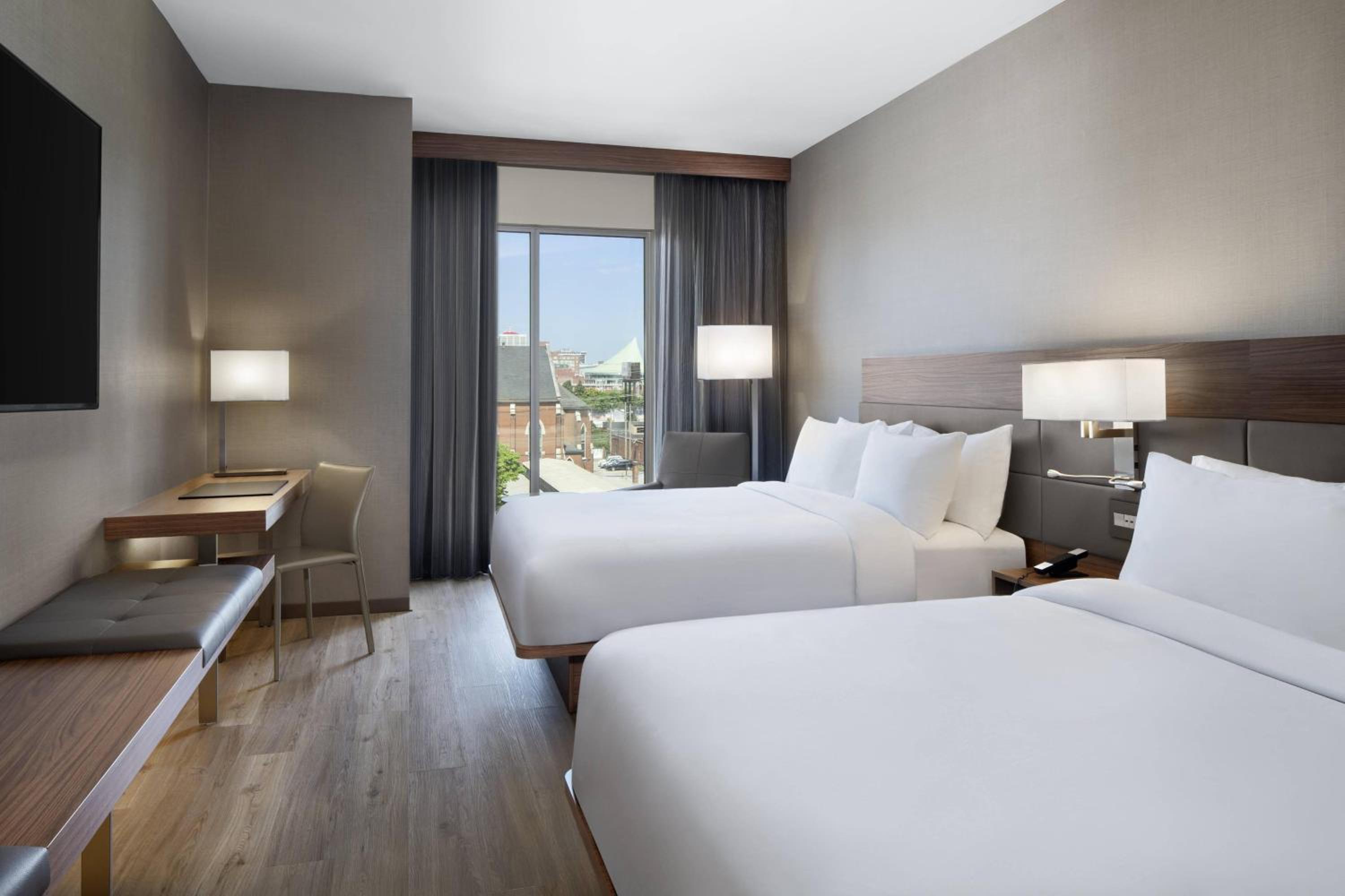 Queen Room with Two Queen and City View photo 1