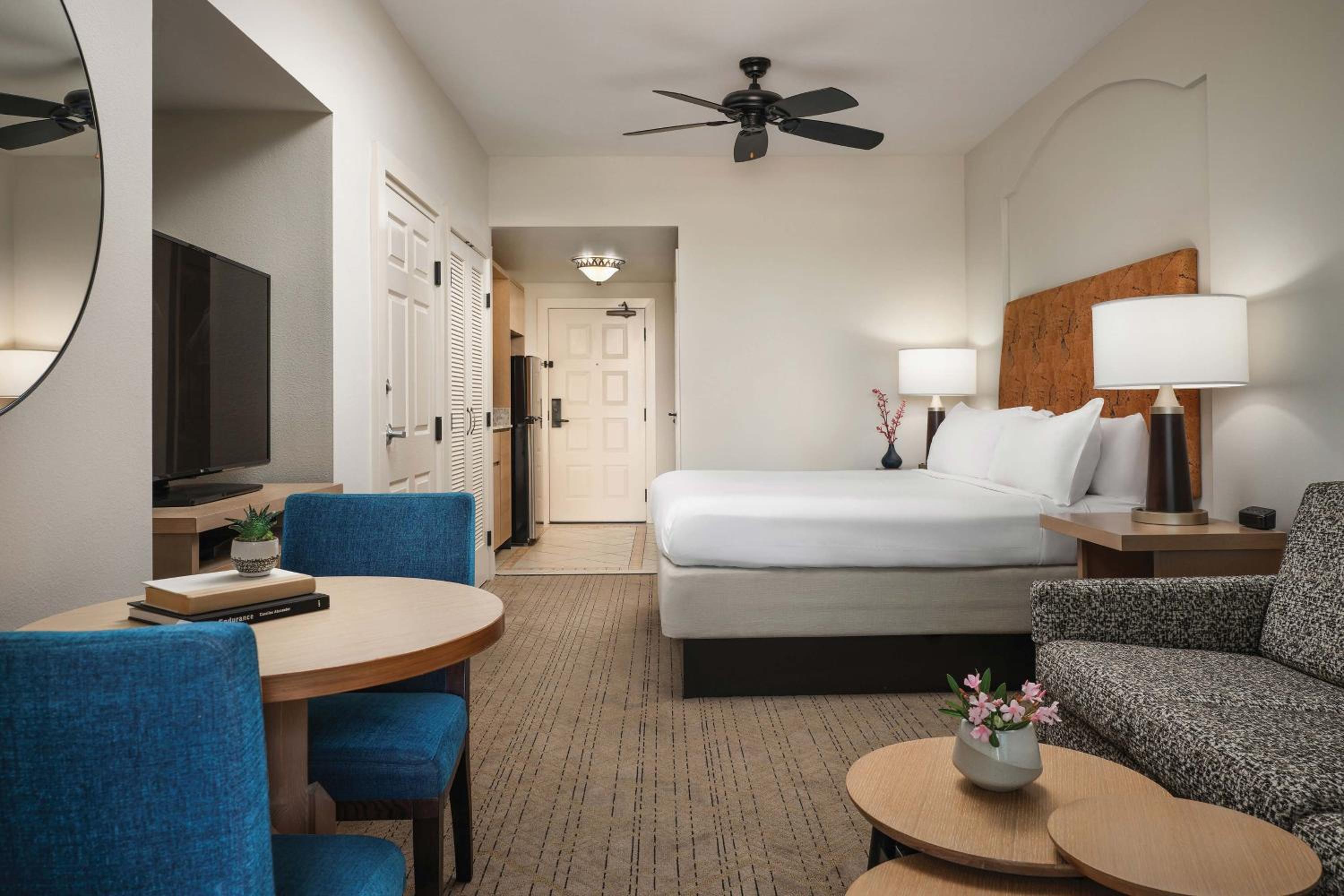 King Room with Sofa Bed and Balcony - Photo 1