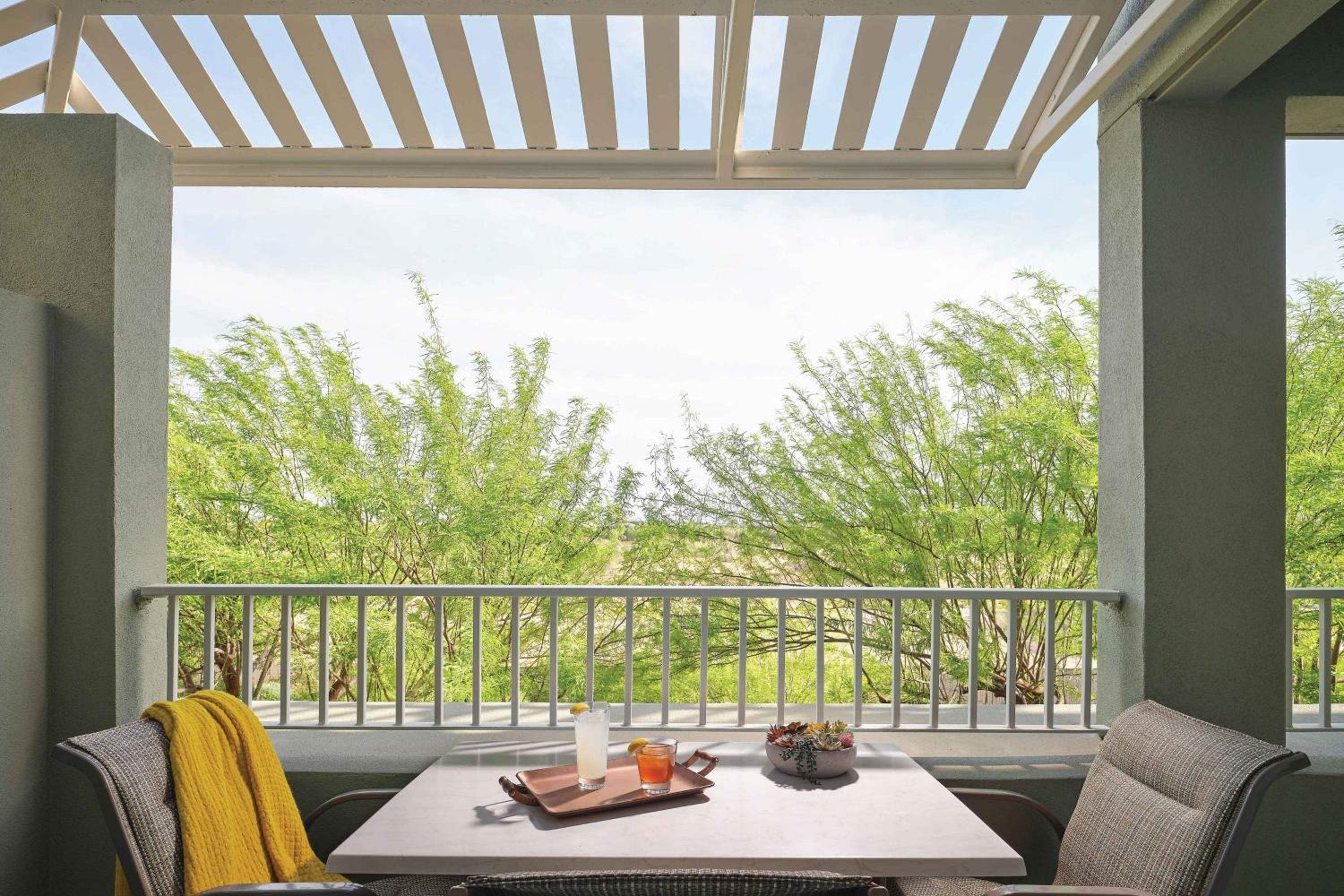 One-Bedroom Villa with Sofa Bed and Balcony - Photo 6