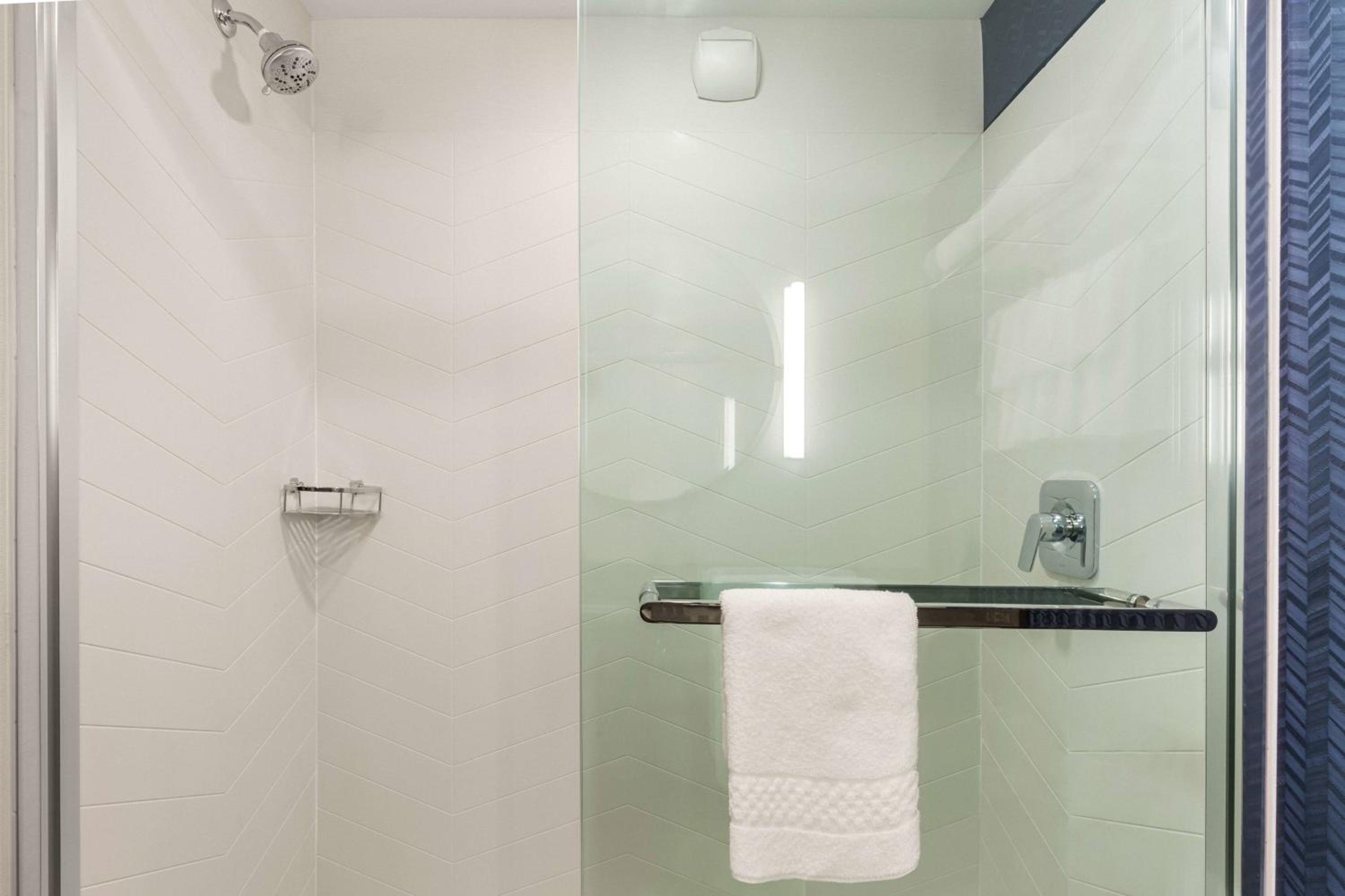 King Room - Hearing Accessible - Photo 4