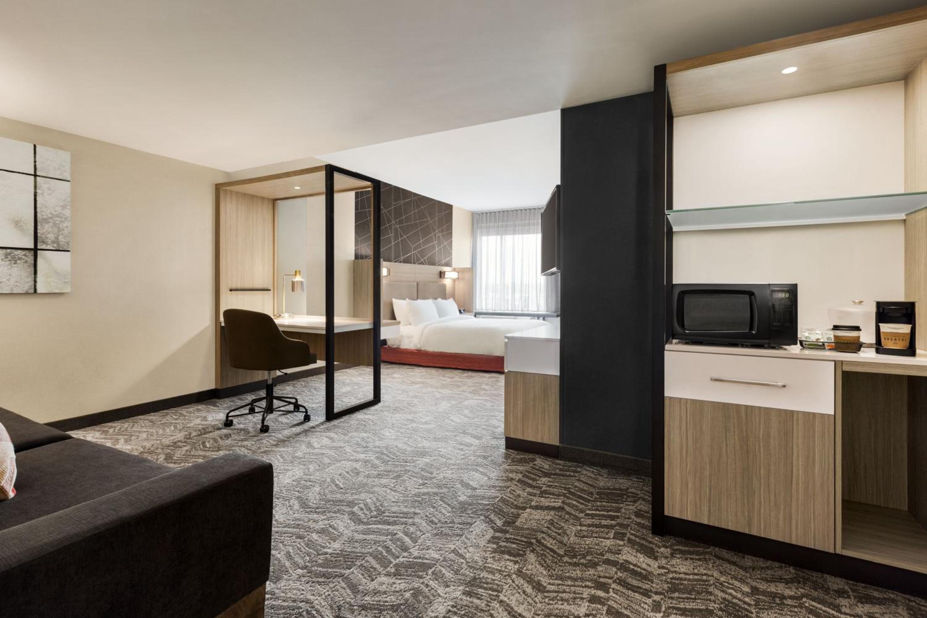 King Suite with Trundle Bed - Photo 2