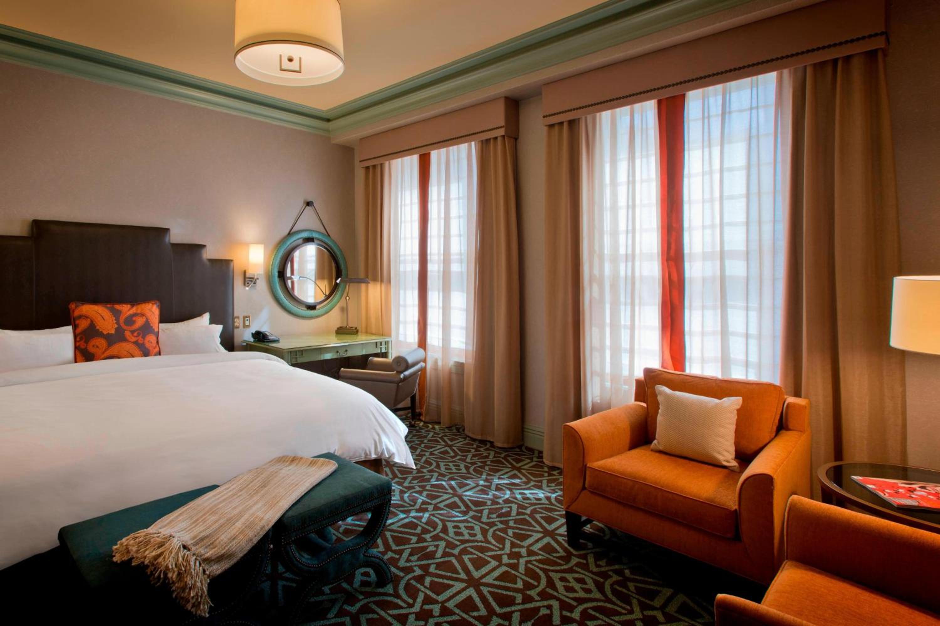 King Room with Whirlpool - City View - Photo 1