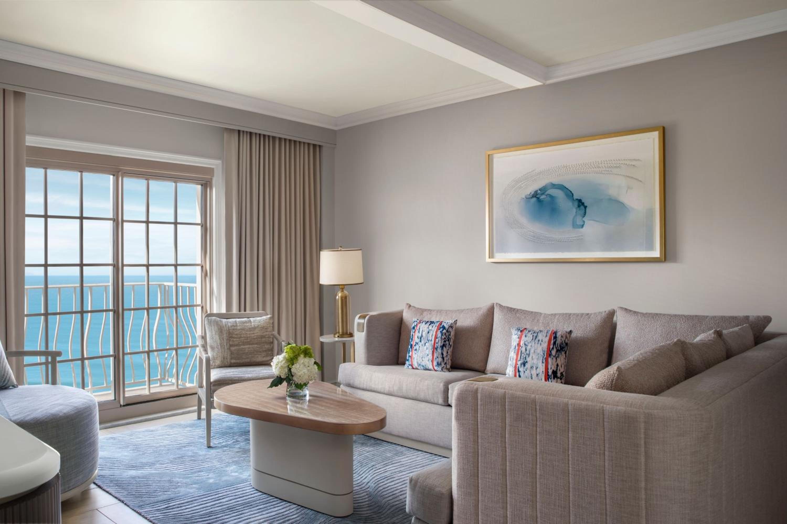 Three Bedroom Royal Suite - Photo 8