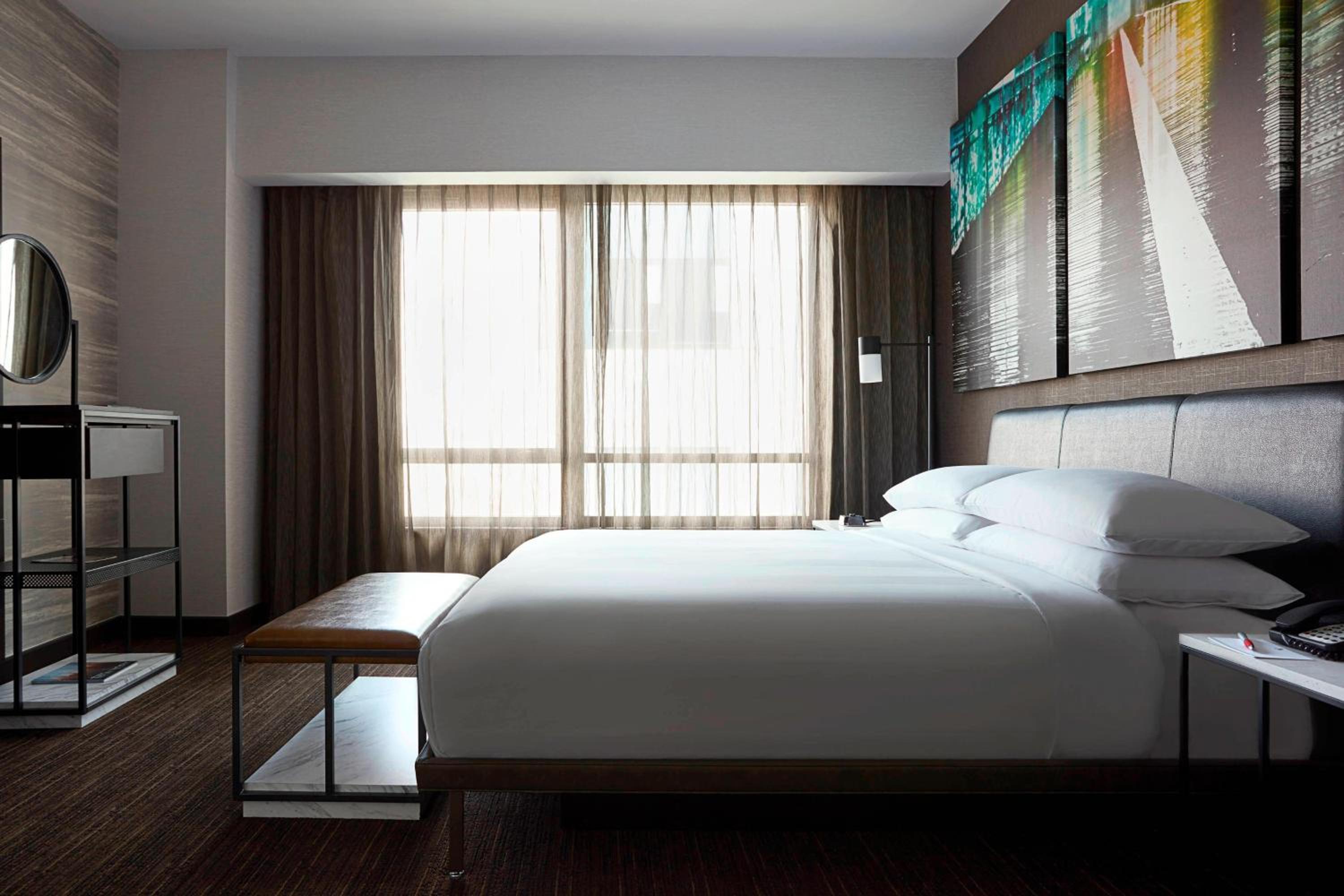 Water View Suite, 1 Bedroom 2 room Suite, 1 King, Sofa bed photo 2