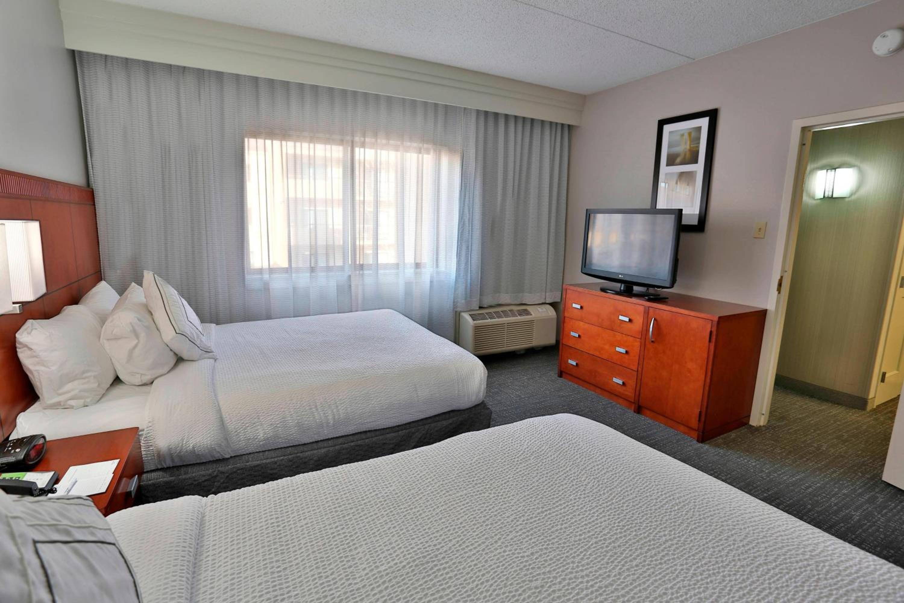 1 Bedroom Suite, 2 Queen - Photo 2