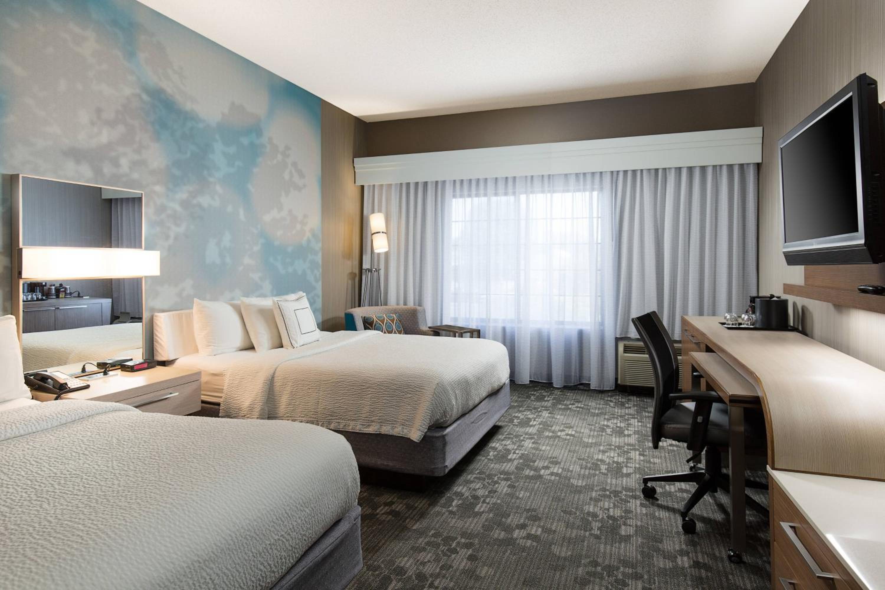Queen Room with Two Queen Beds - Photo 1