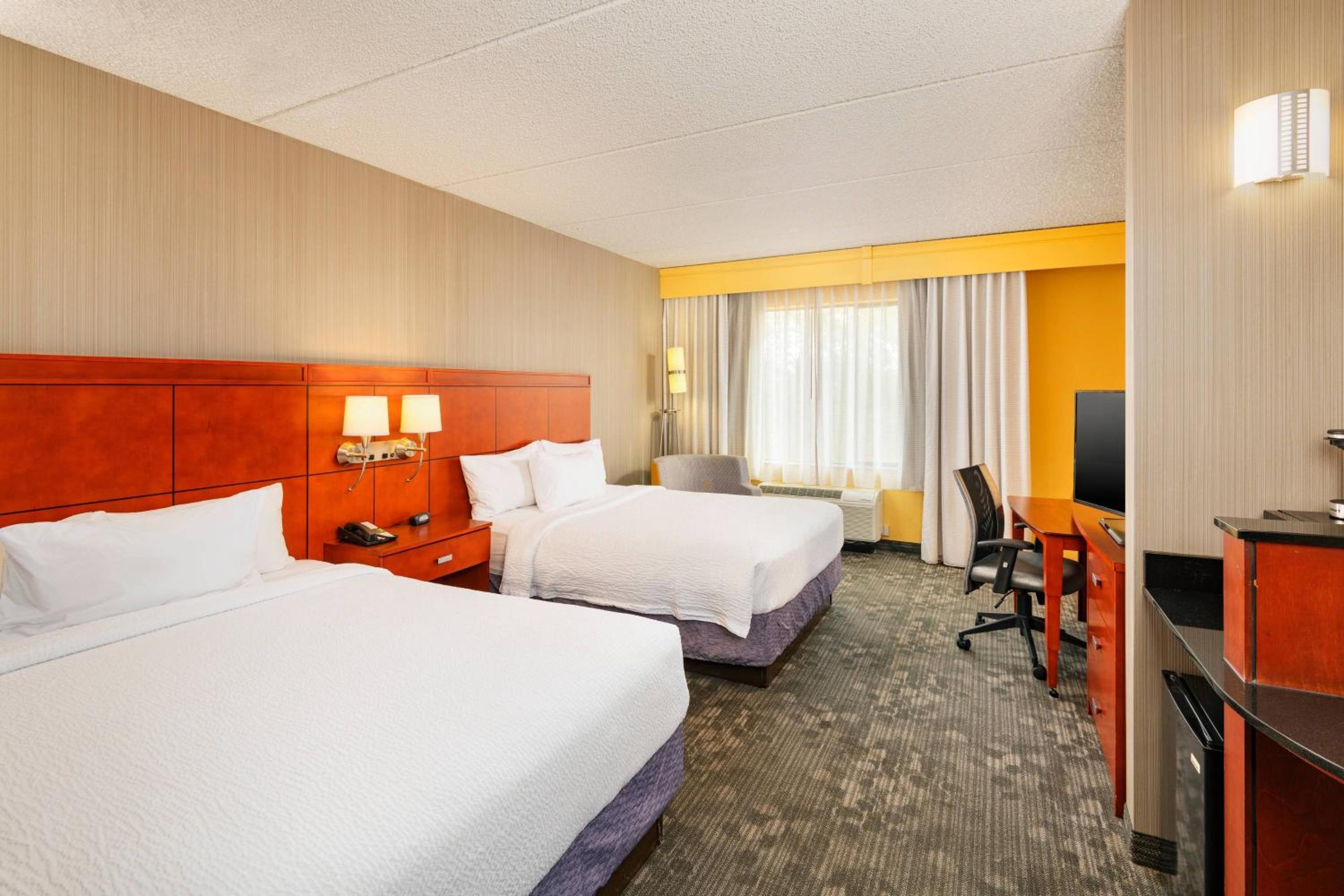 Queen Room with Two Queen Beds - Photo 1