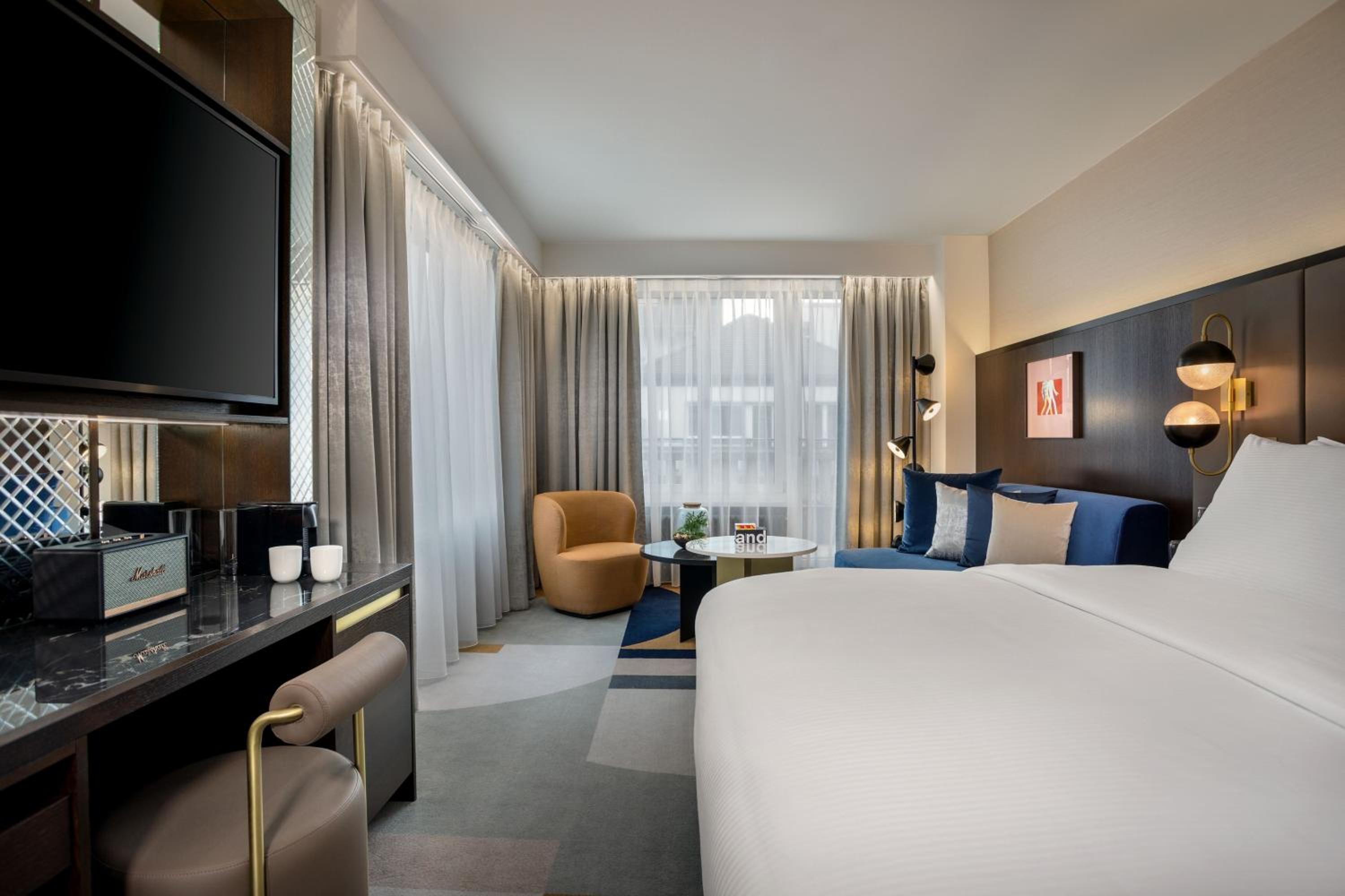 Junior King Suite with Balcony