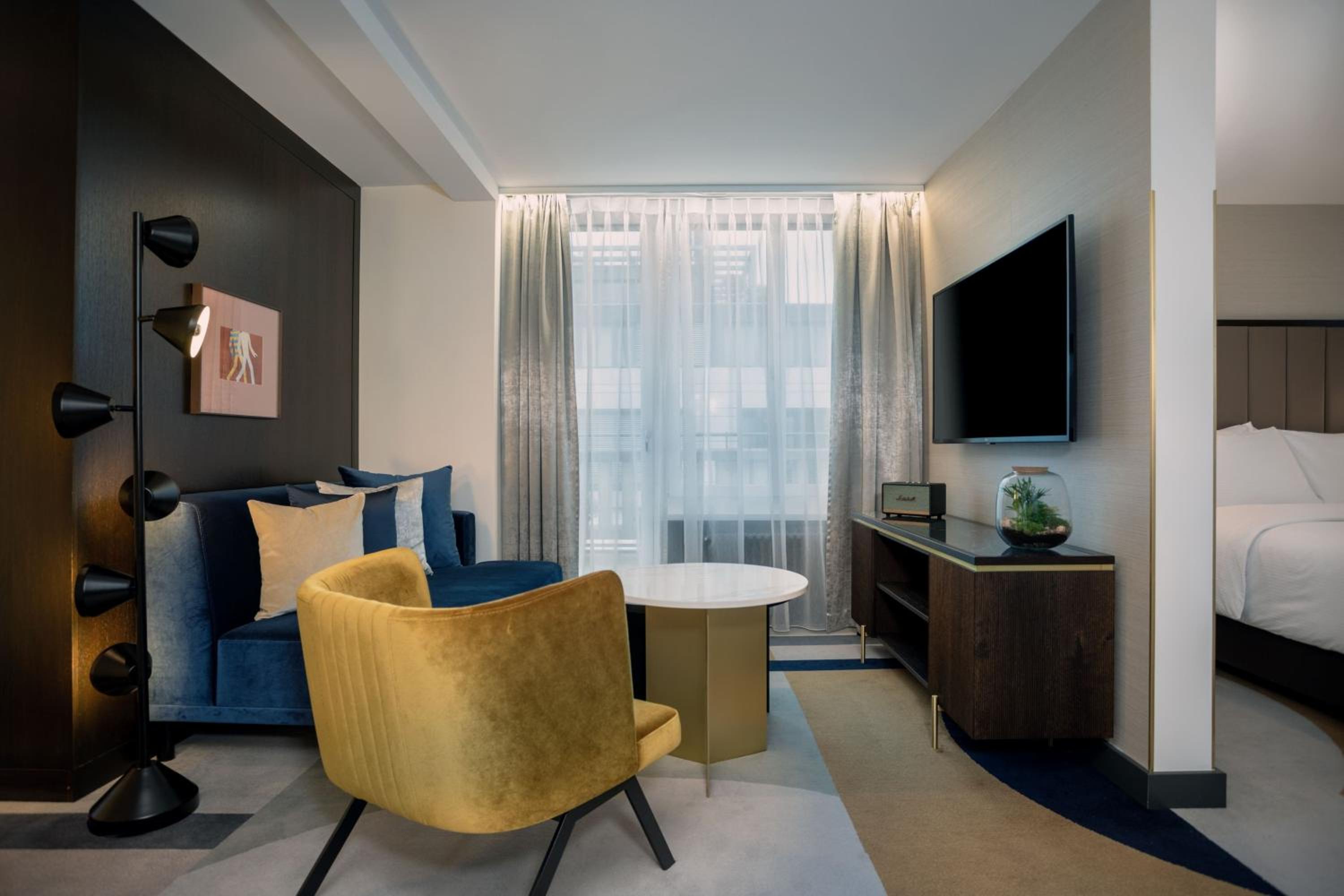 One-Bedroom King Suite with Rooftop Terrace