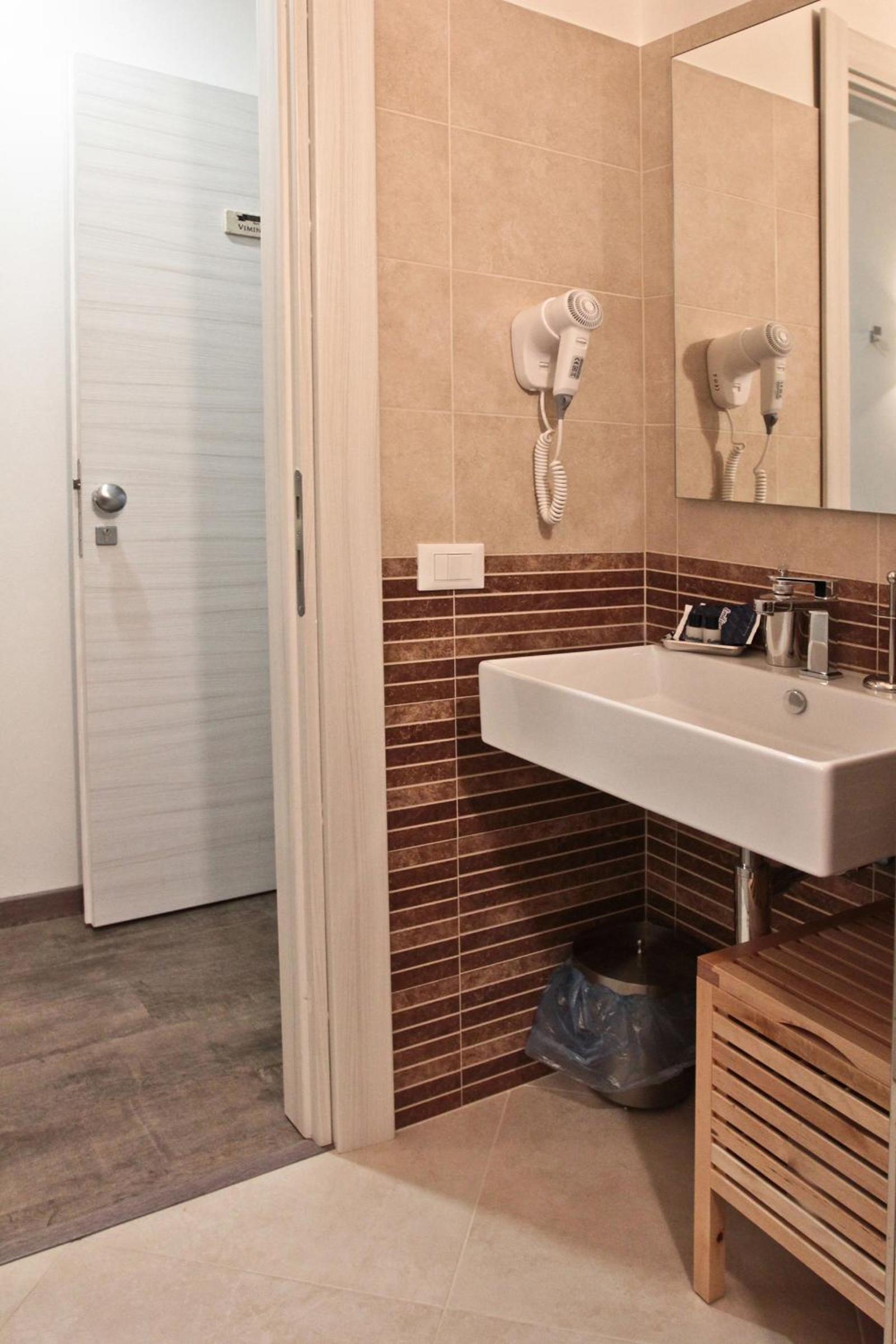Large Single Room photo 2
