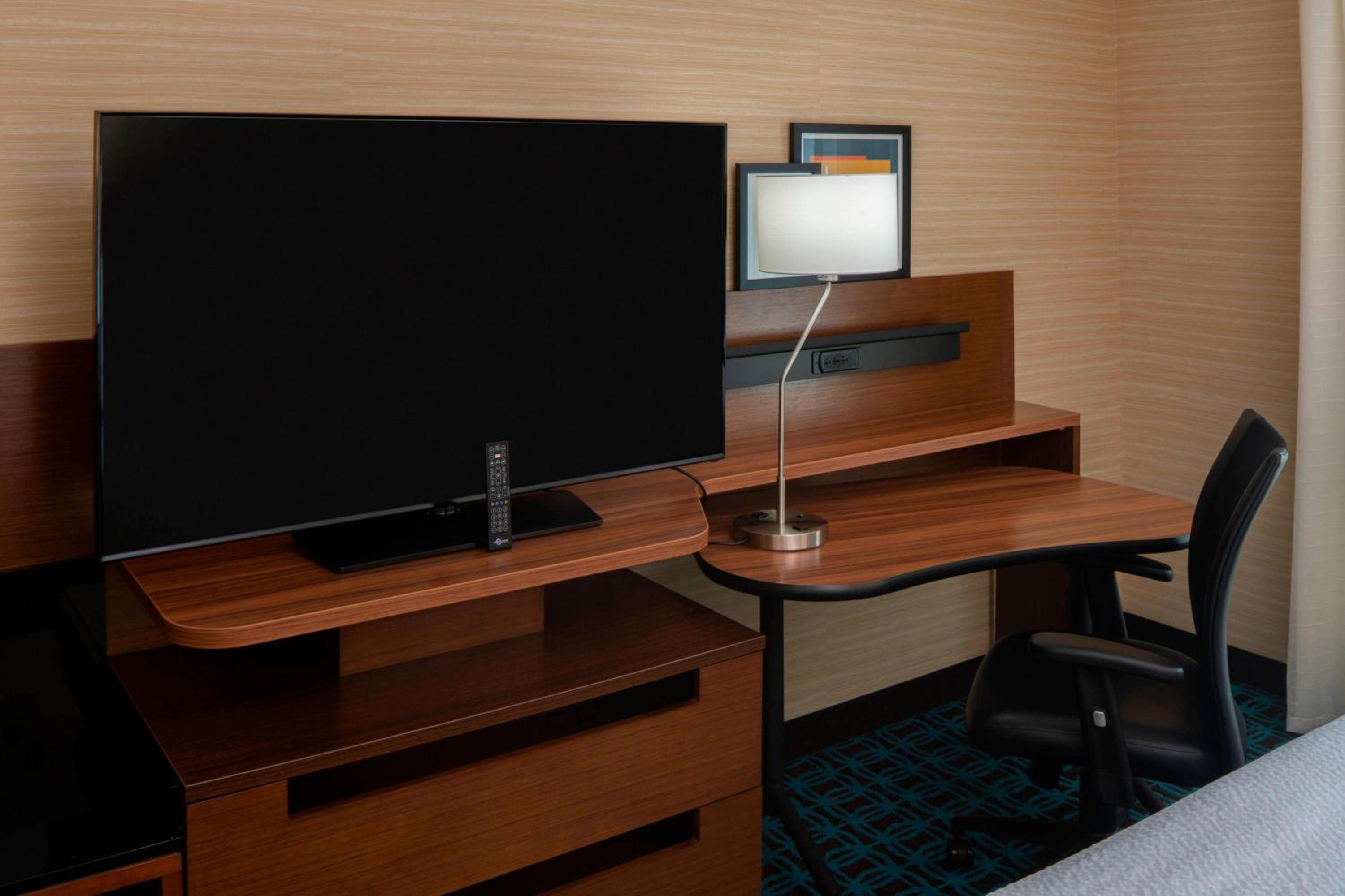Guest Room, 1 King - Photo 2