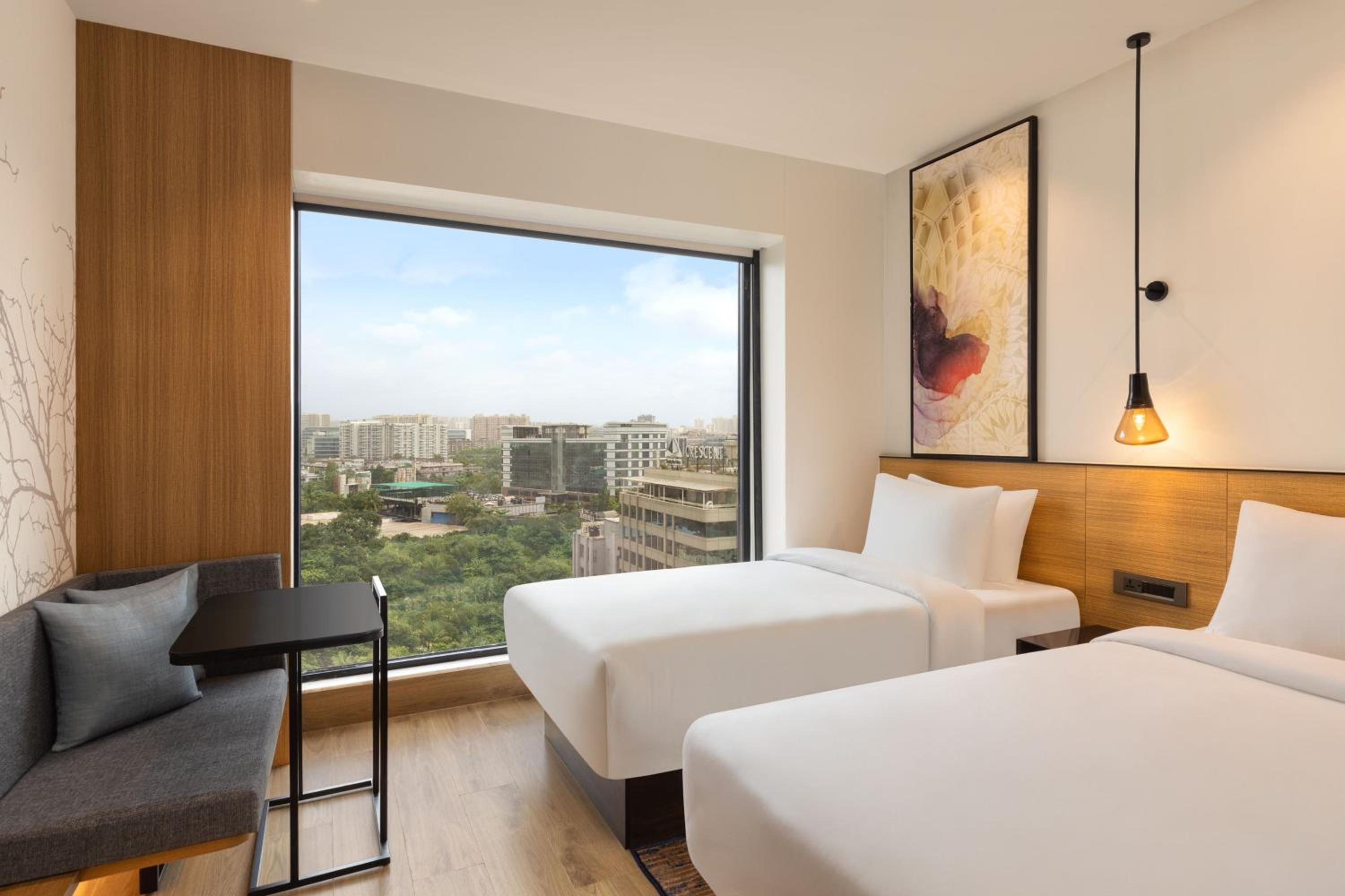 Standard Twin Room with City View with 50% discount on Buffet , 10% off on Airport Transfers , Laundry and Happy Hours on beverages enjoy 1+1 offer on select beverages - Photo 4