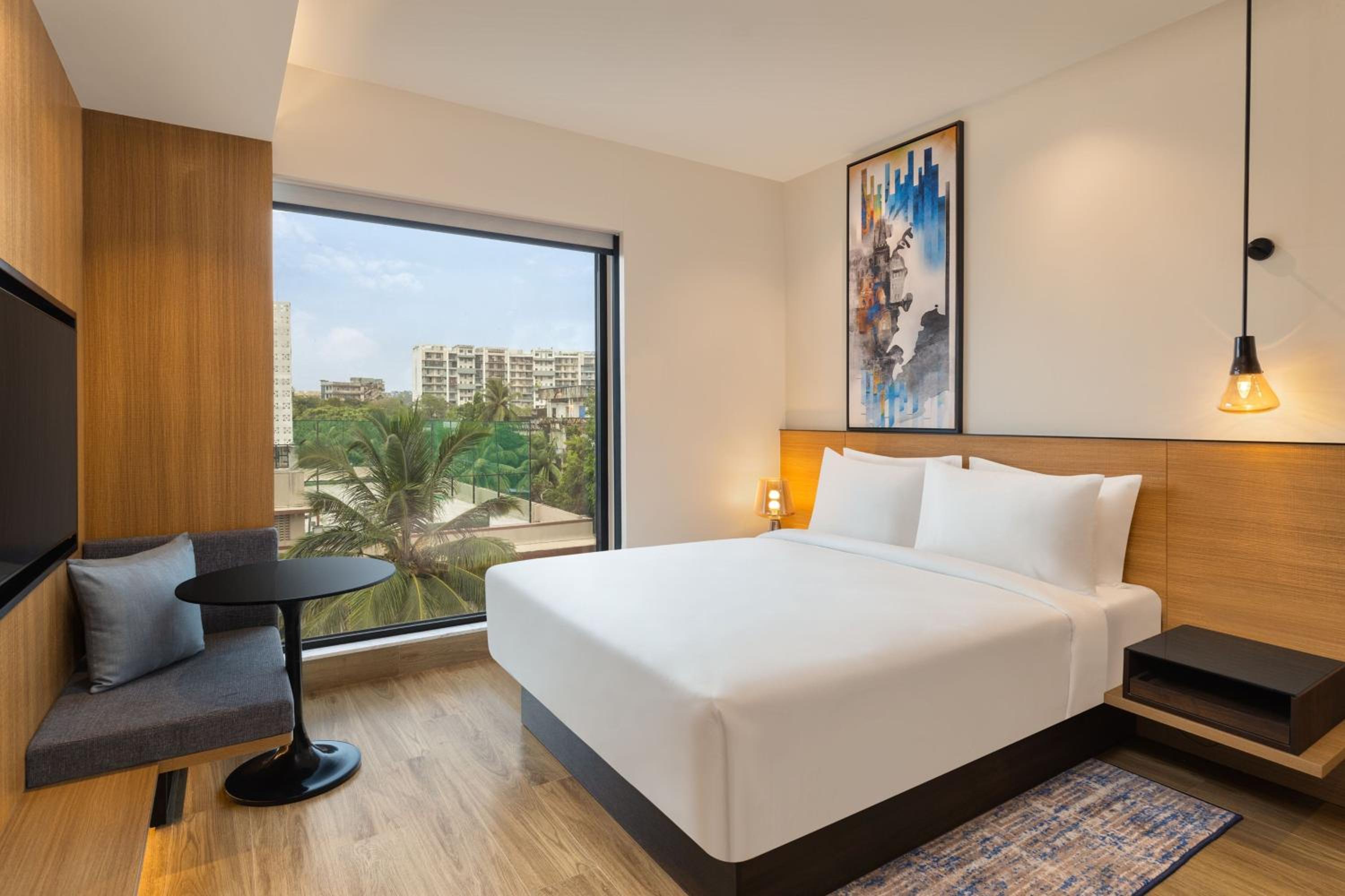 Standard Queen Room with City View with 50% discount on Buffet , 10% off on Airport Transfers , Laundry and Happy Hours on beverages enjoy 1+1 offer on select beverages - Photo 2