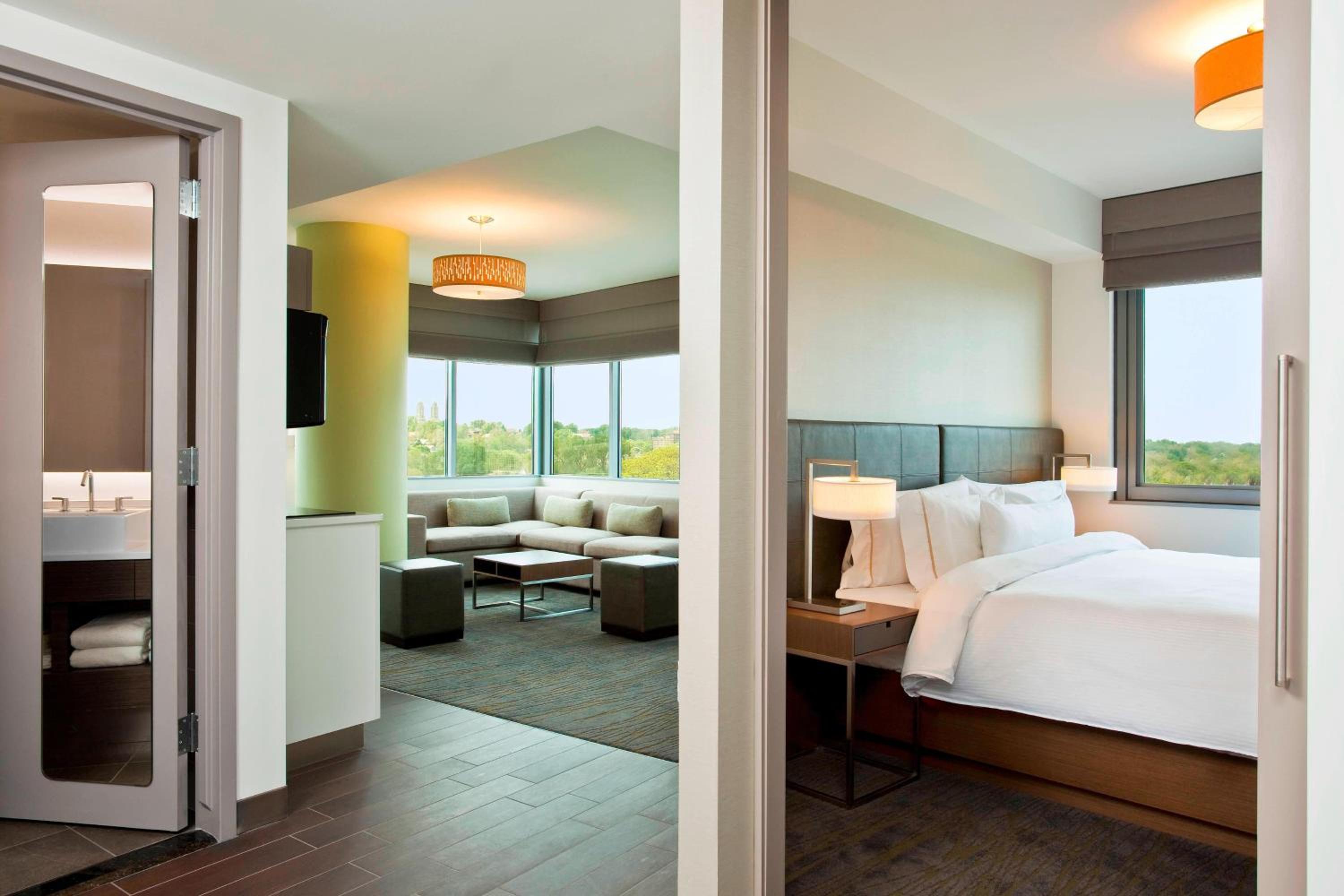 Executive King Suite - Photo 1