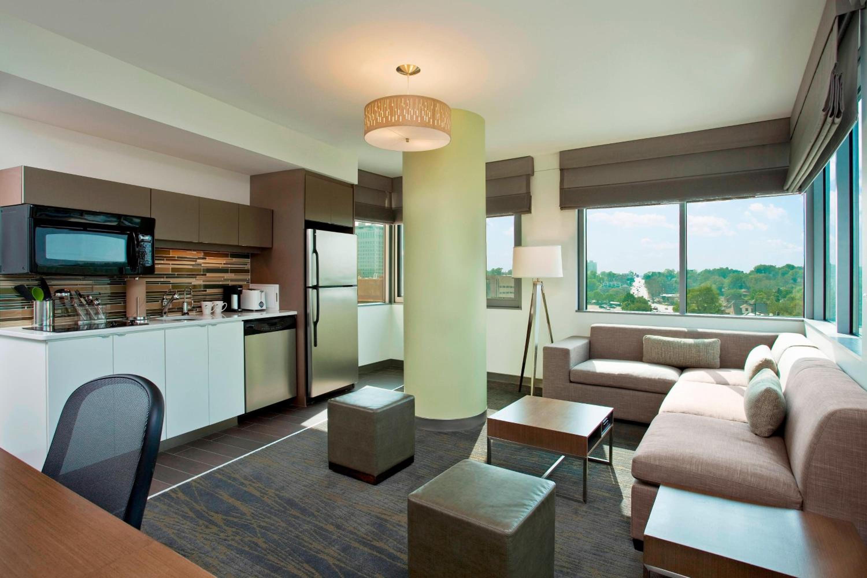 Executive King Suite - Photo 4