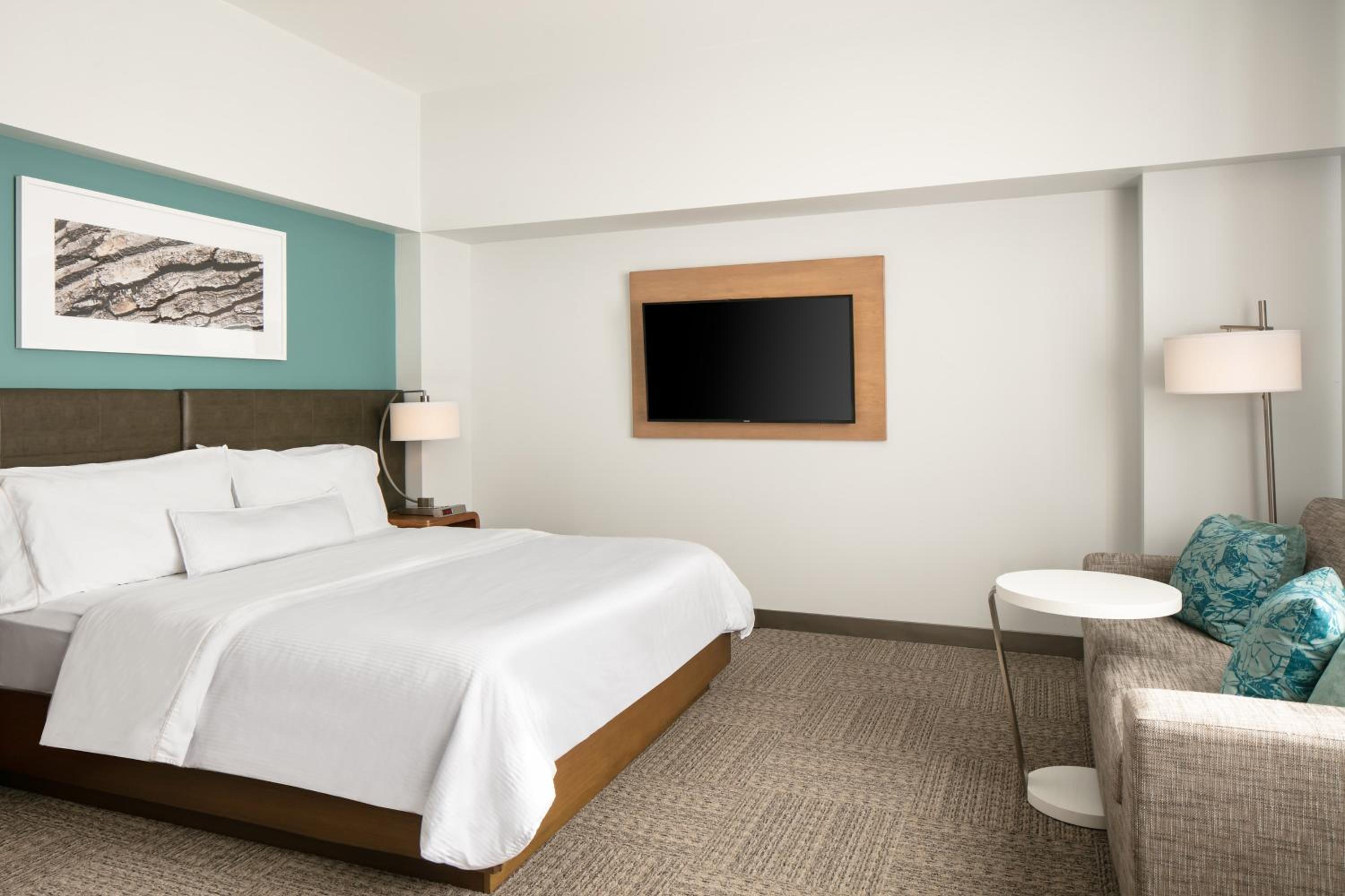 Standard King Room - Photo 5