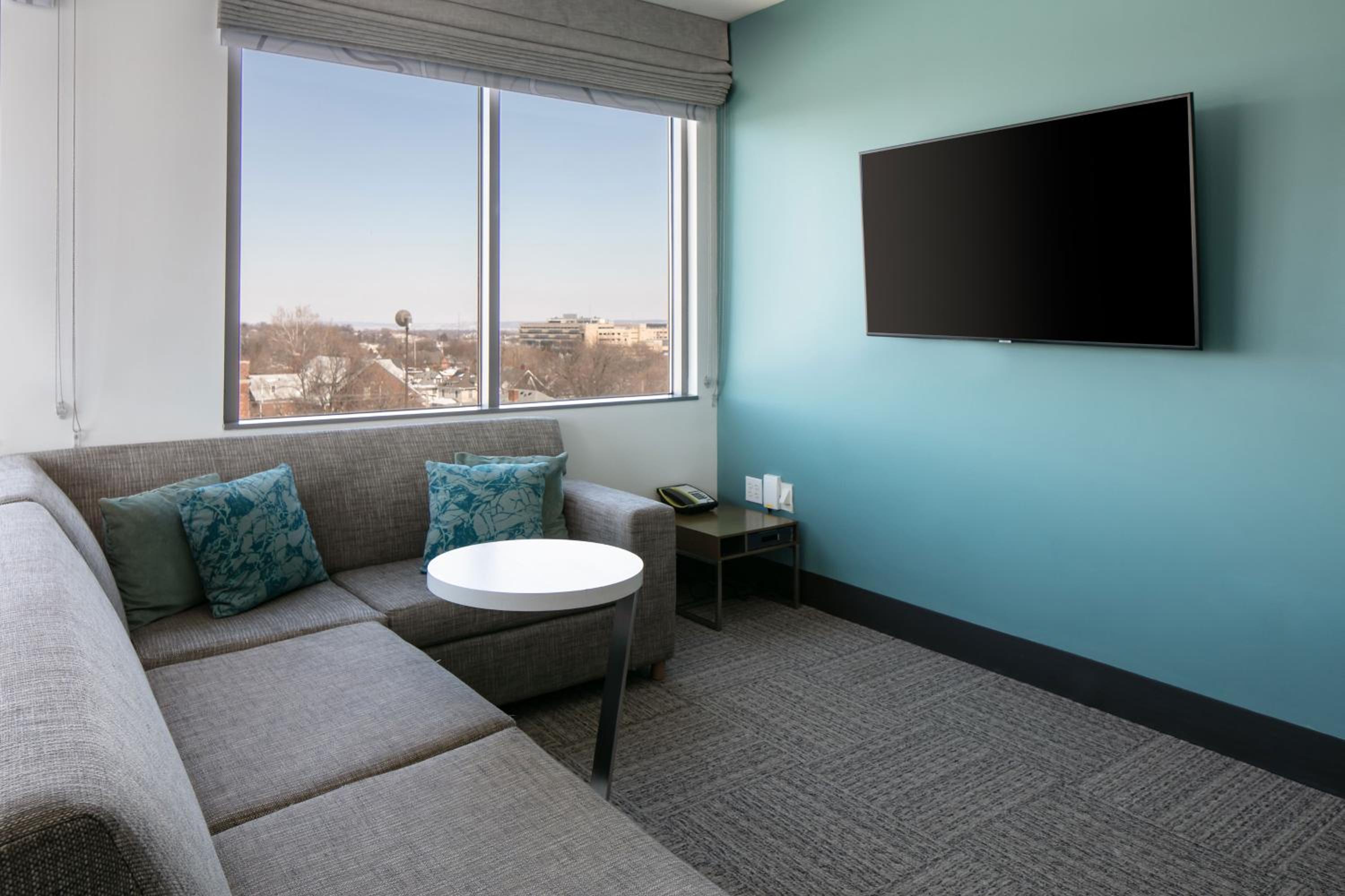 Executive King Suite - Photo 8