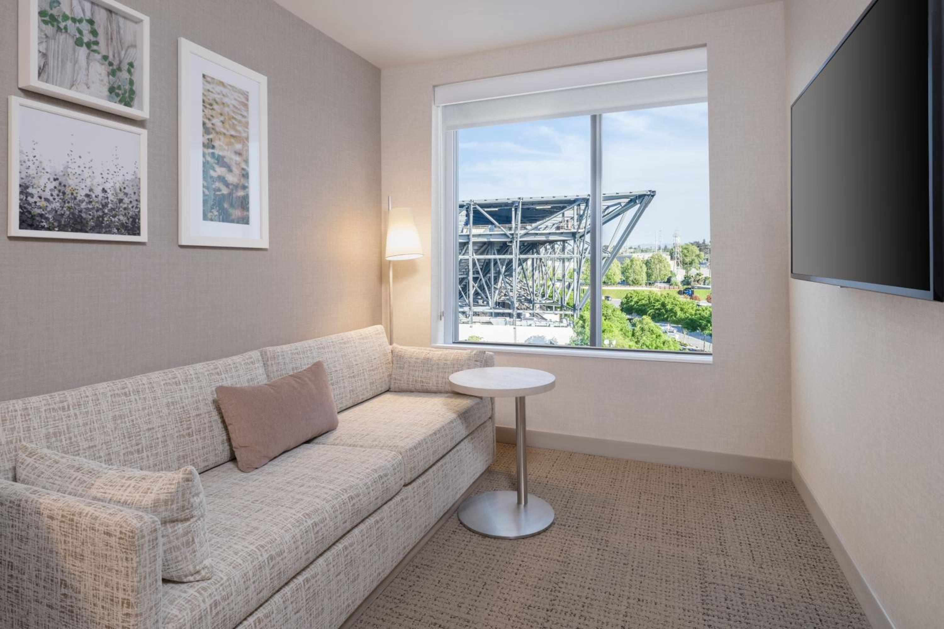 One-Bedroom King Suite with Sofa Bed - Photo 2