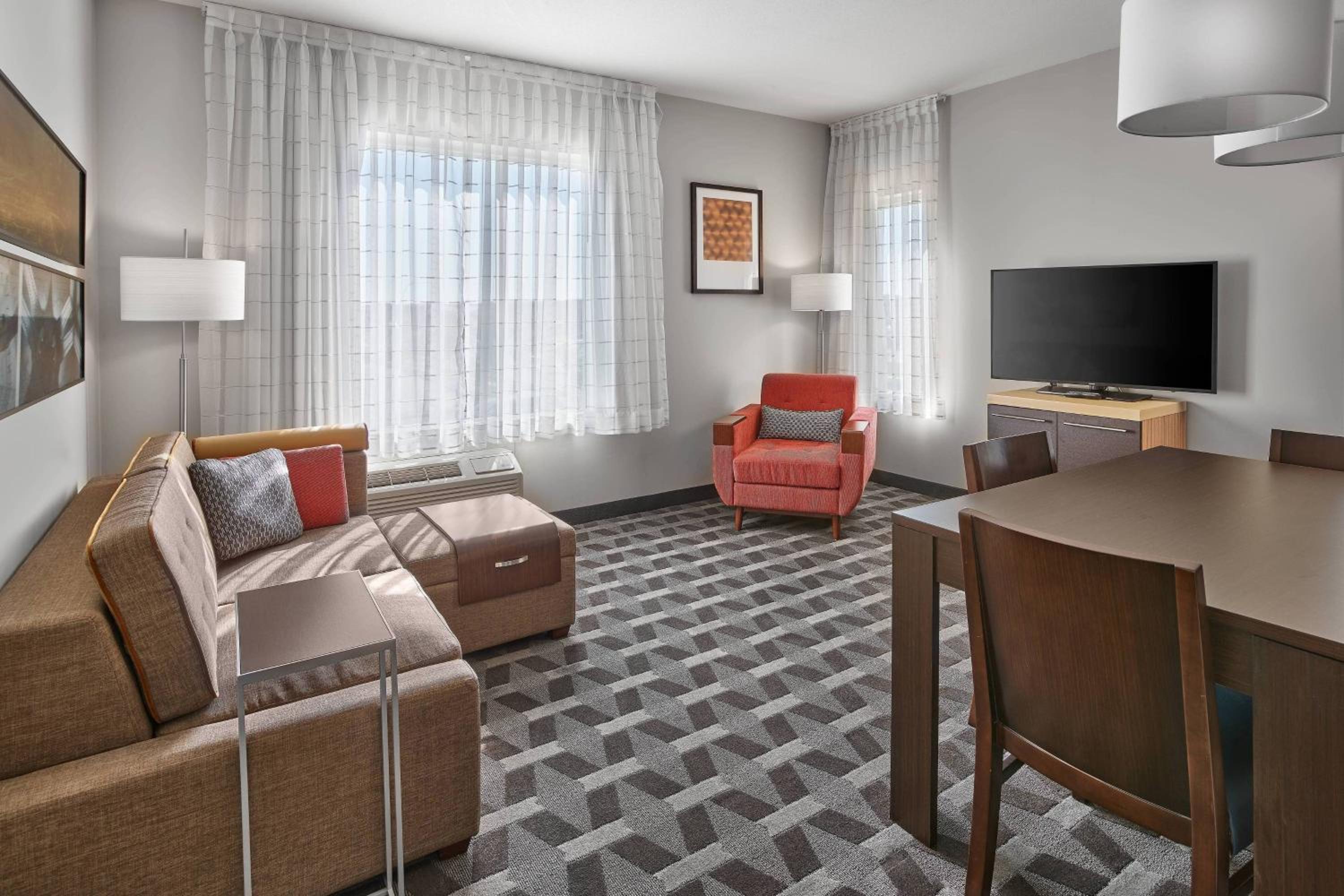 2 Bedroom Suite - Photo 1