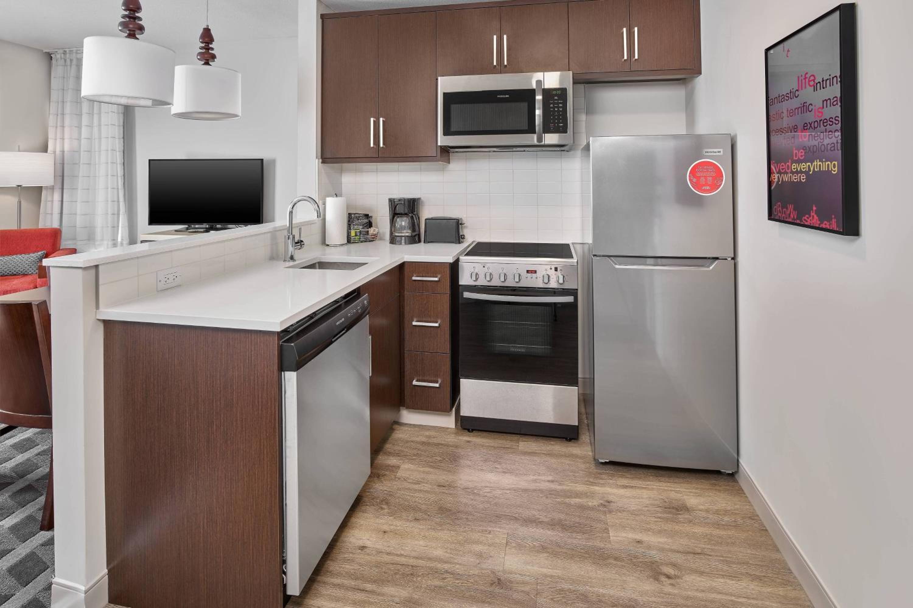 2 Bedroom Suite - Photo 4